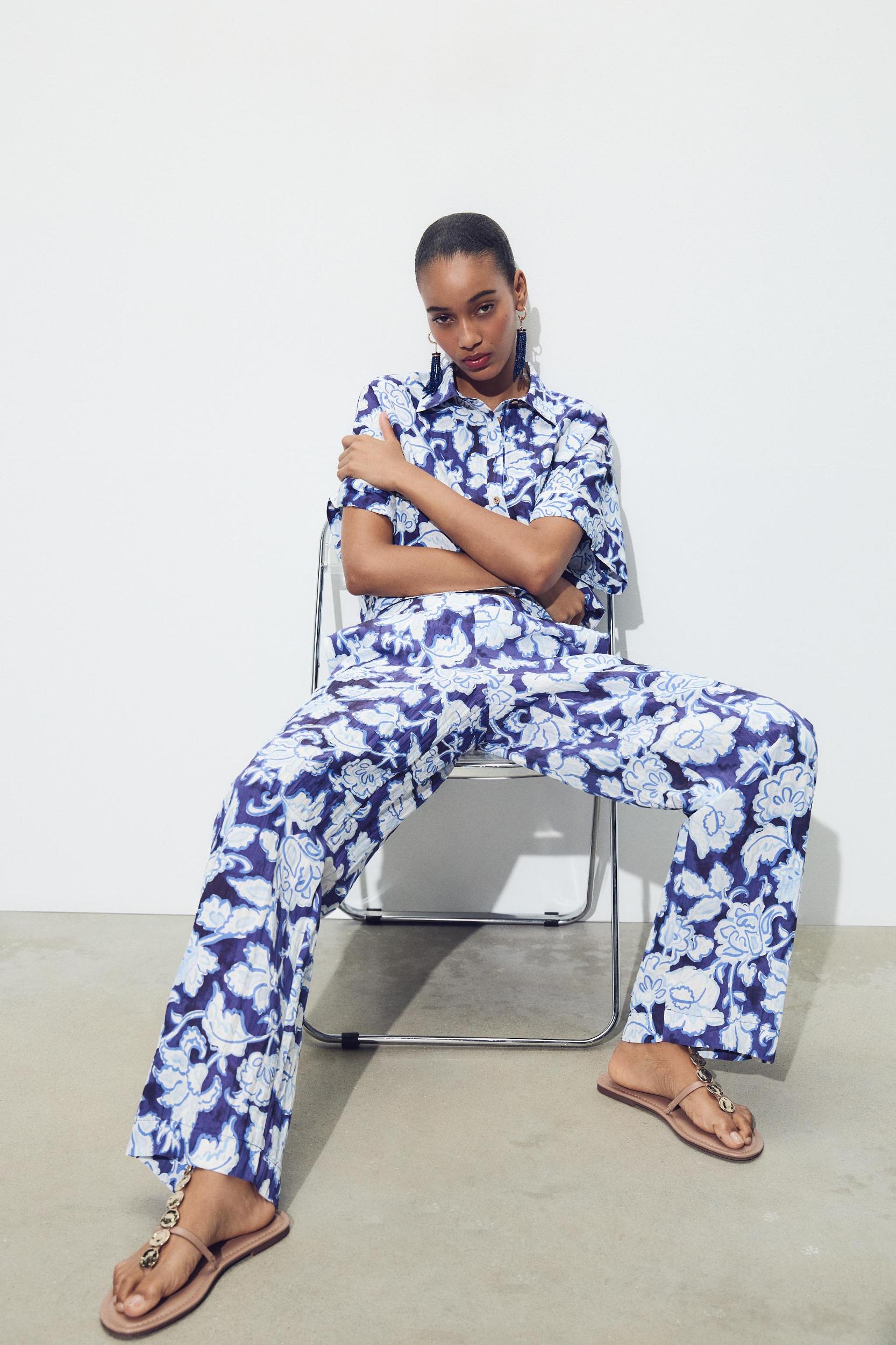 FLORAL PRINT PANTS Product Image