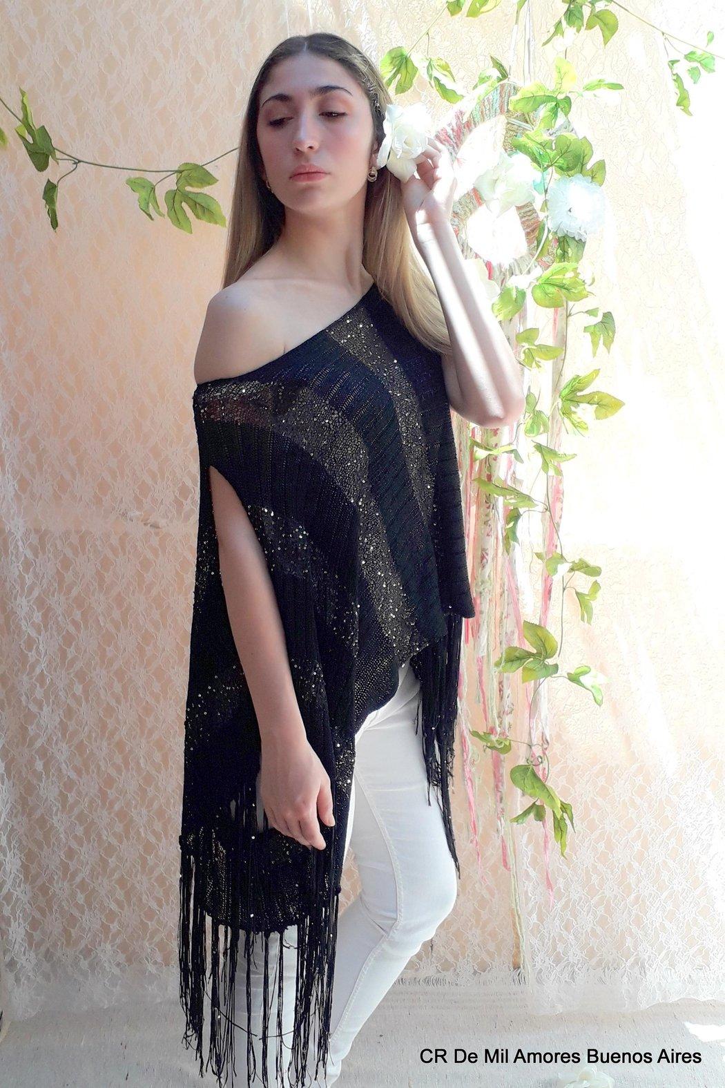 Poncho Silk Noire Product Image