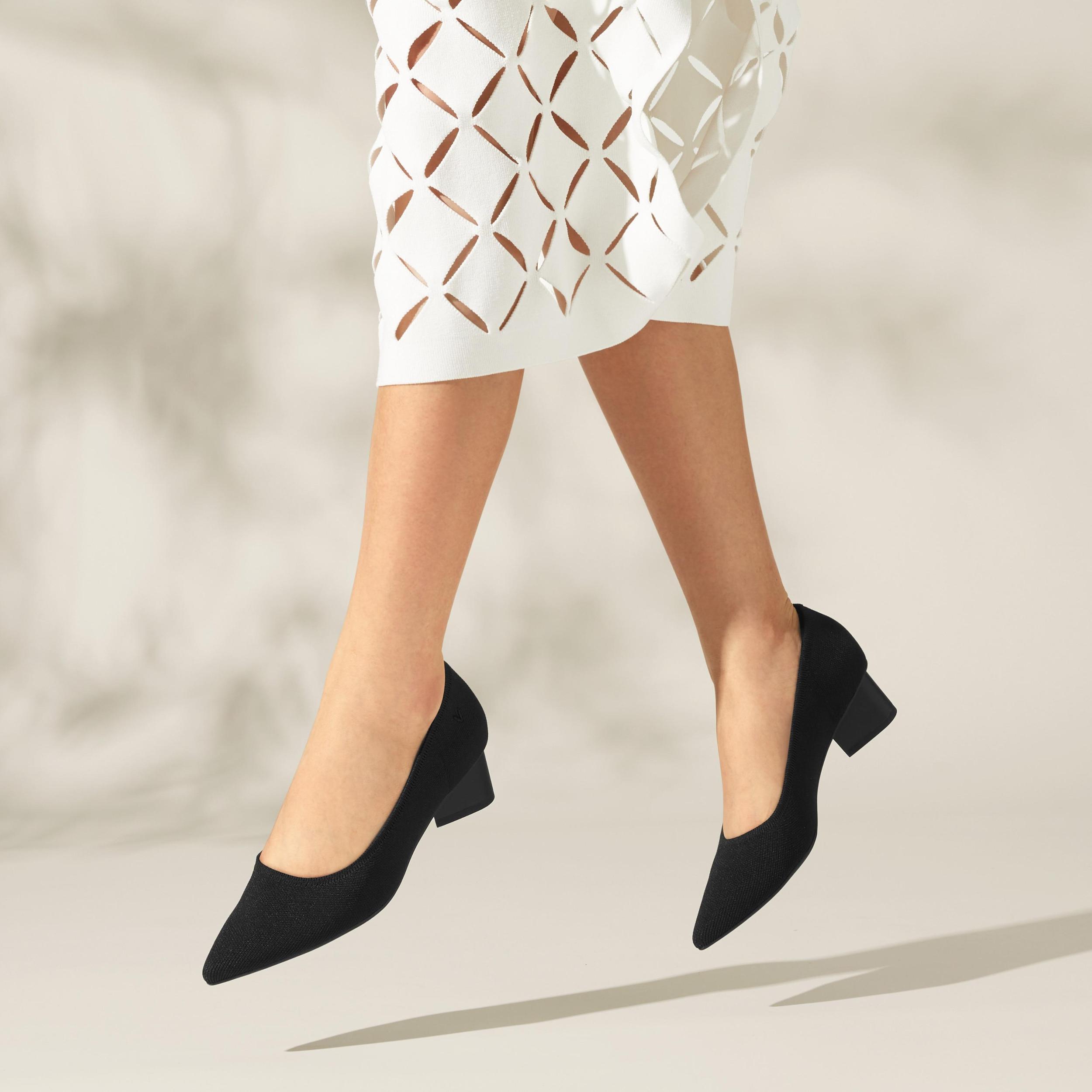 Pointed-Toe Chunky Heels (Tracy Pro) Product Image