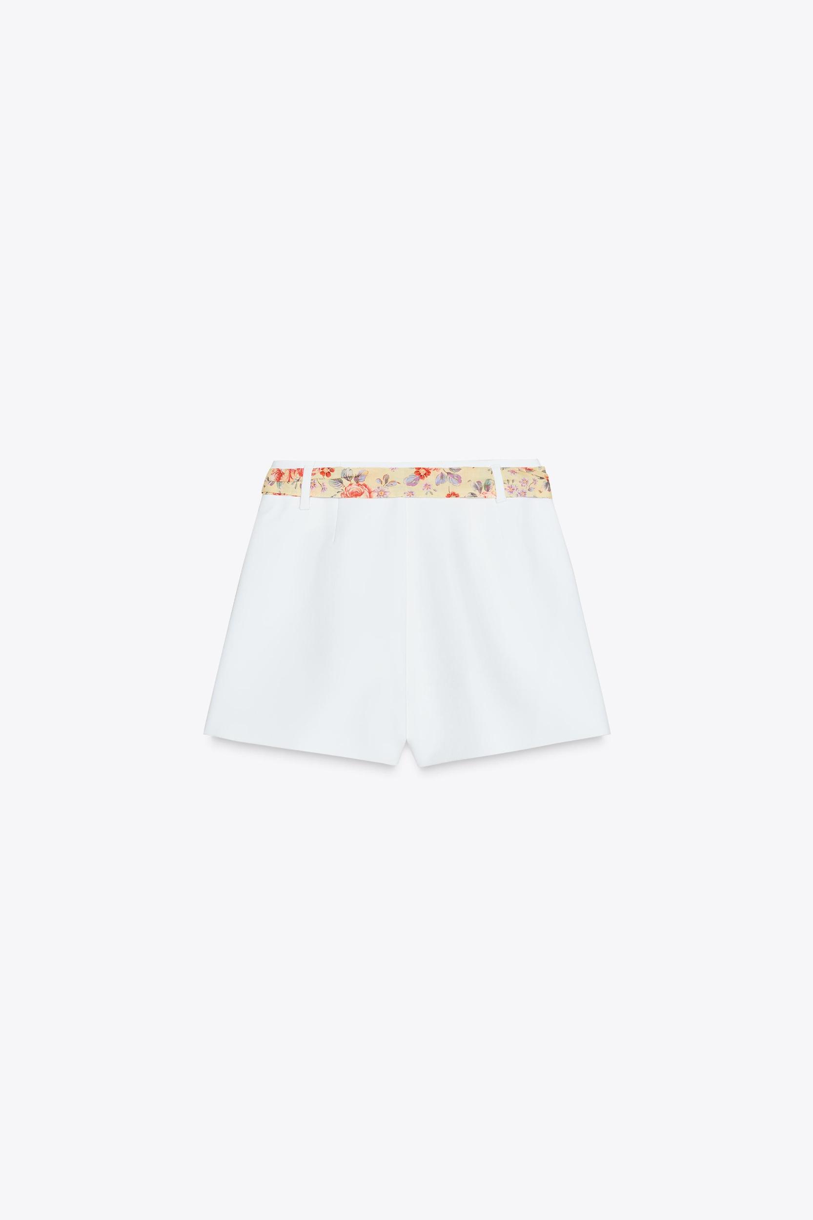 HIGH-WAISTED SCARF SHORTS Product Image