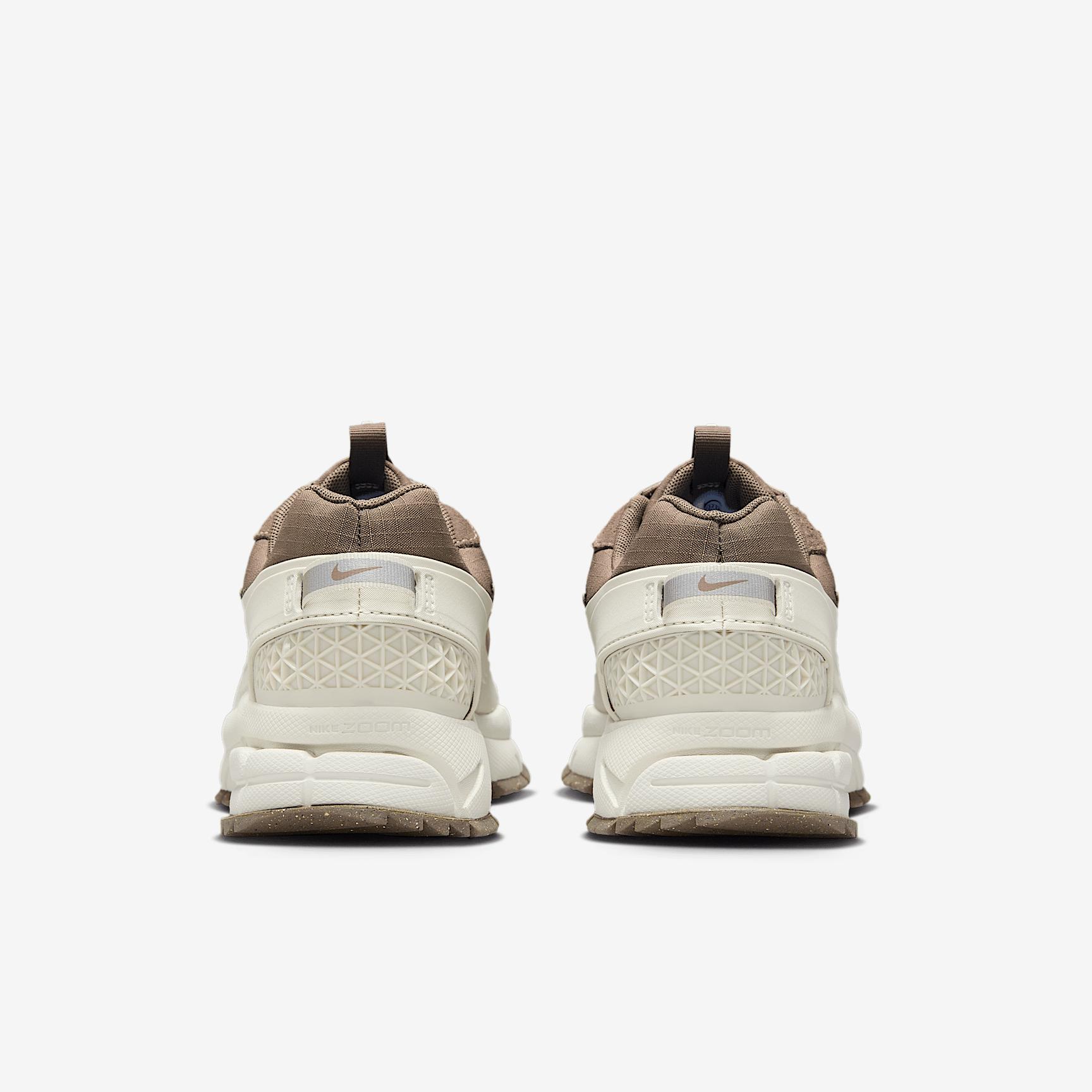 Womens Nike Zoom Vomero Roam Casual Shoes Product Image