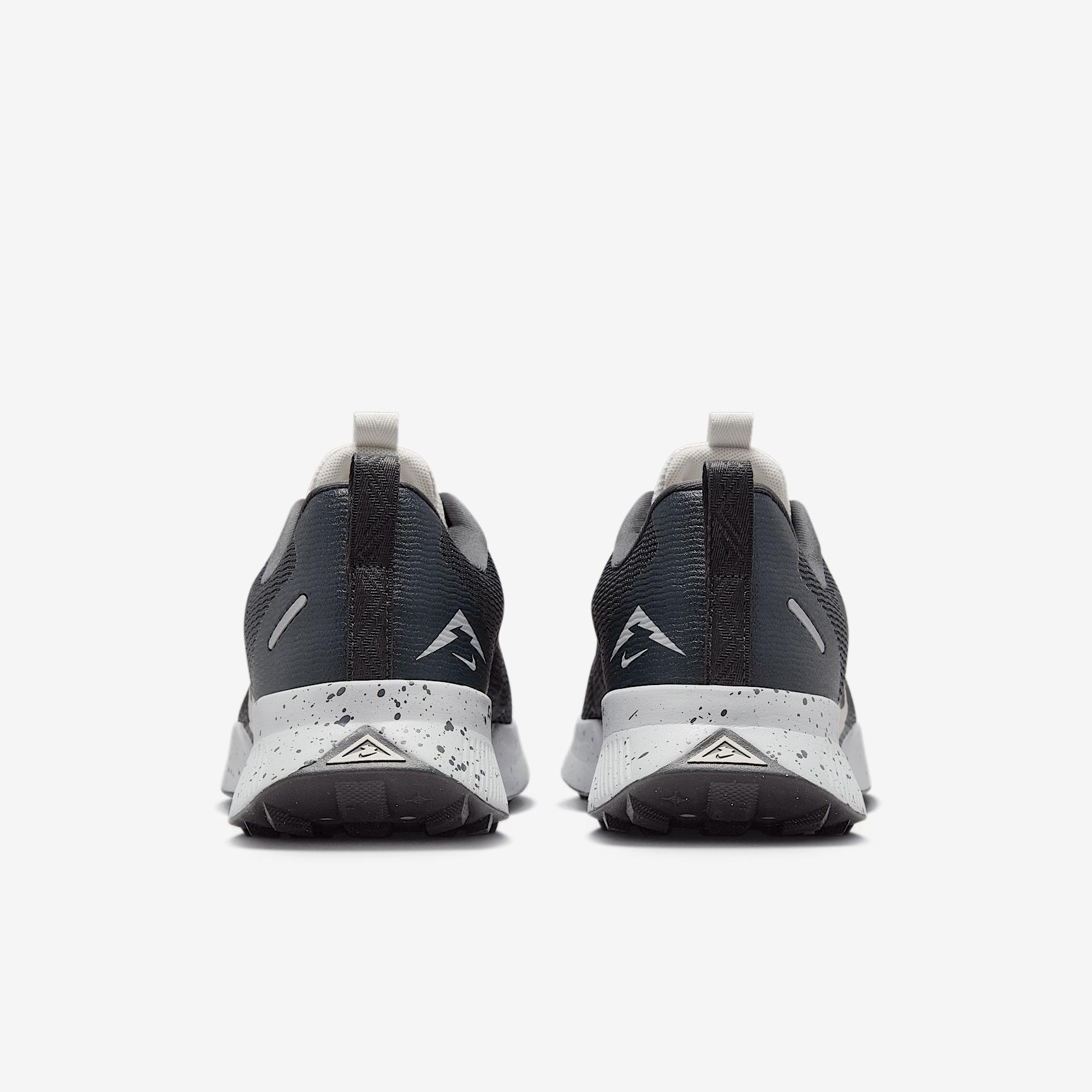 Nike Men's Juniper Trail 3 Trail Running Shoes Product Image