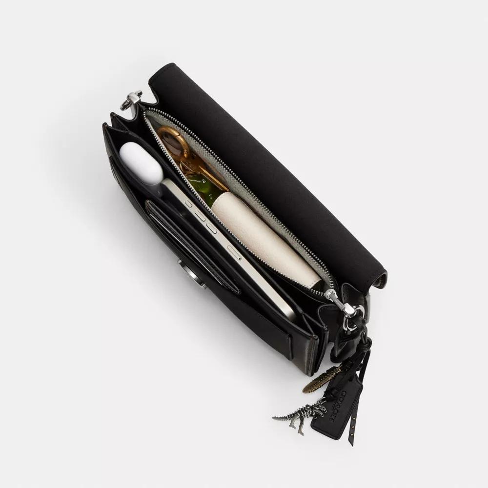 Tabby Shoulder Bag 26 In Loved Leather Product Image