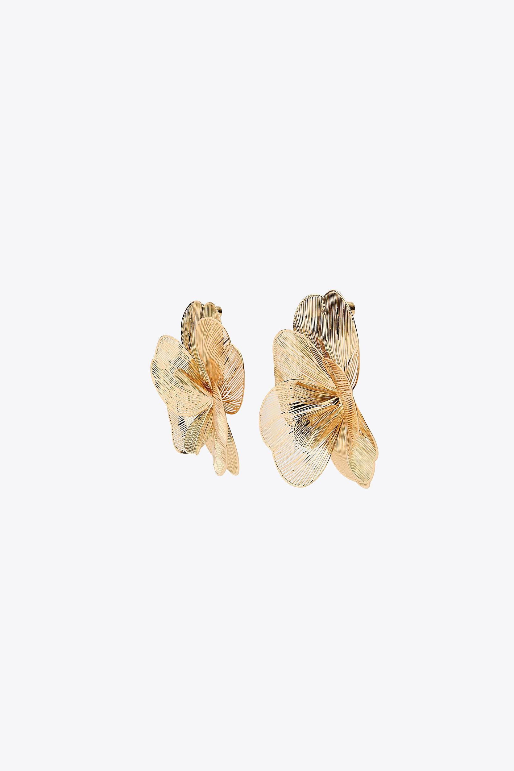 RAISED FLOWER EARRINGS Product Image