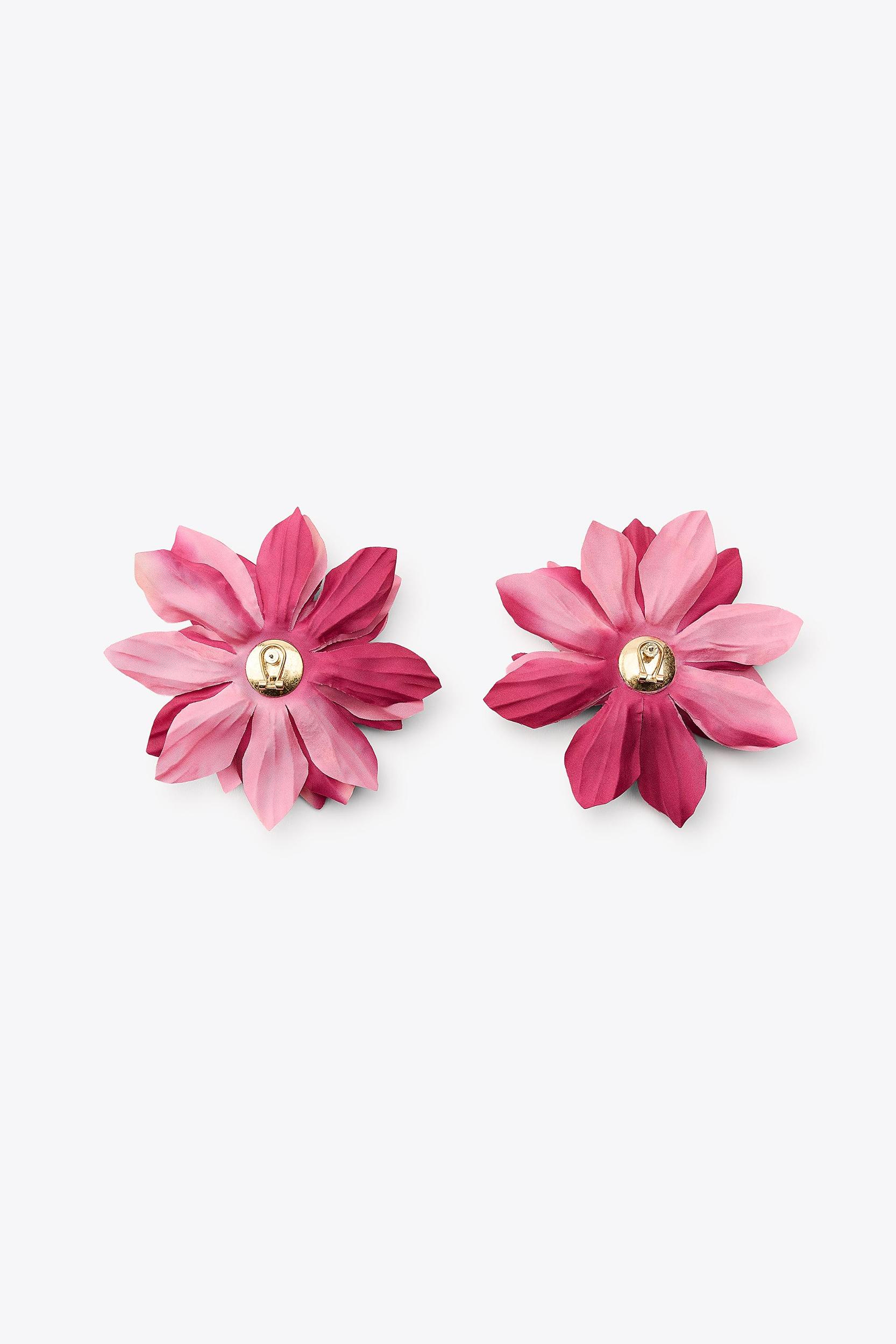 MAXI CONTRAST FLOWER EARRINGS Product Image