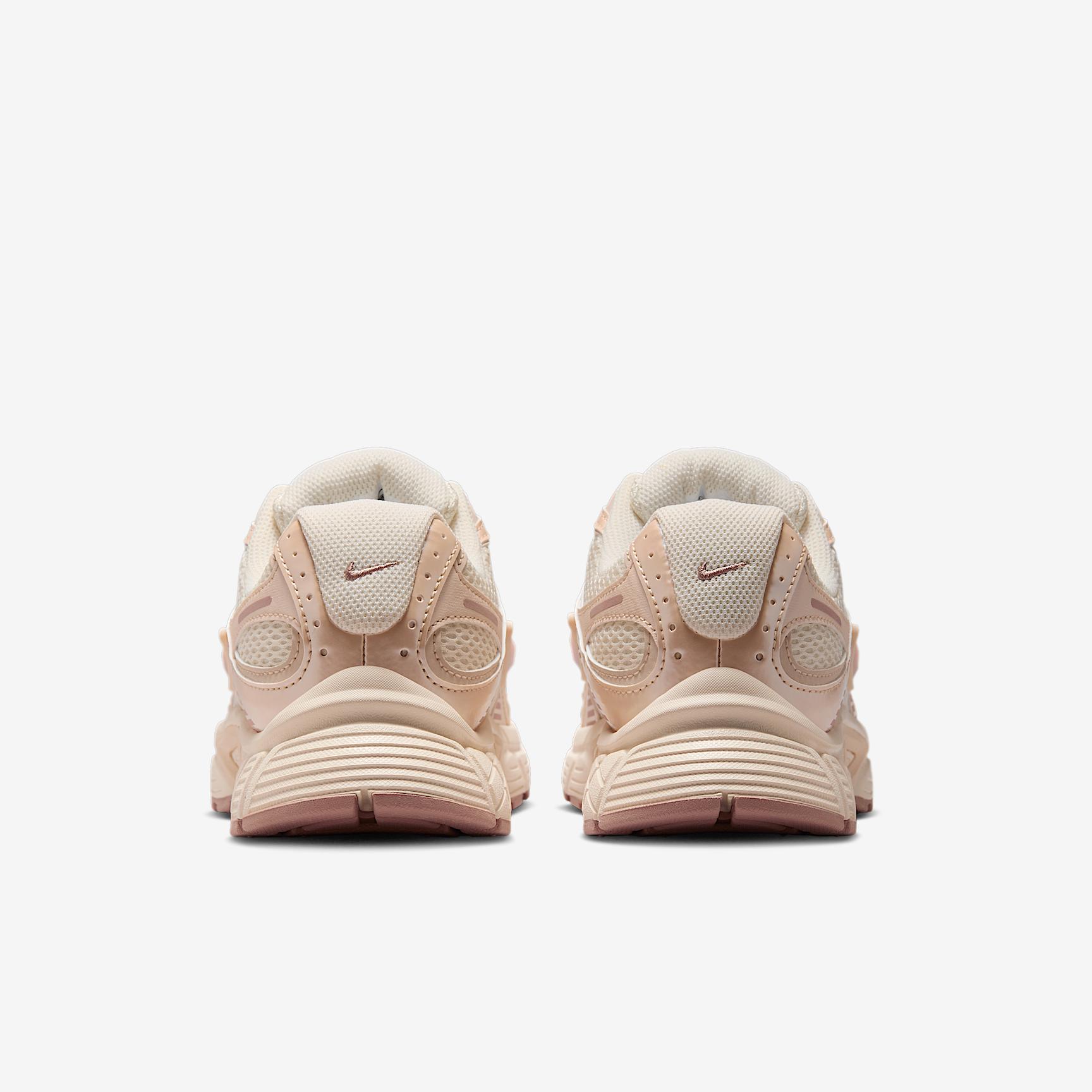 Nike Womens V5 RNR Shoes | IH5088-001 Product Image