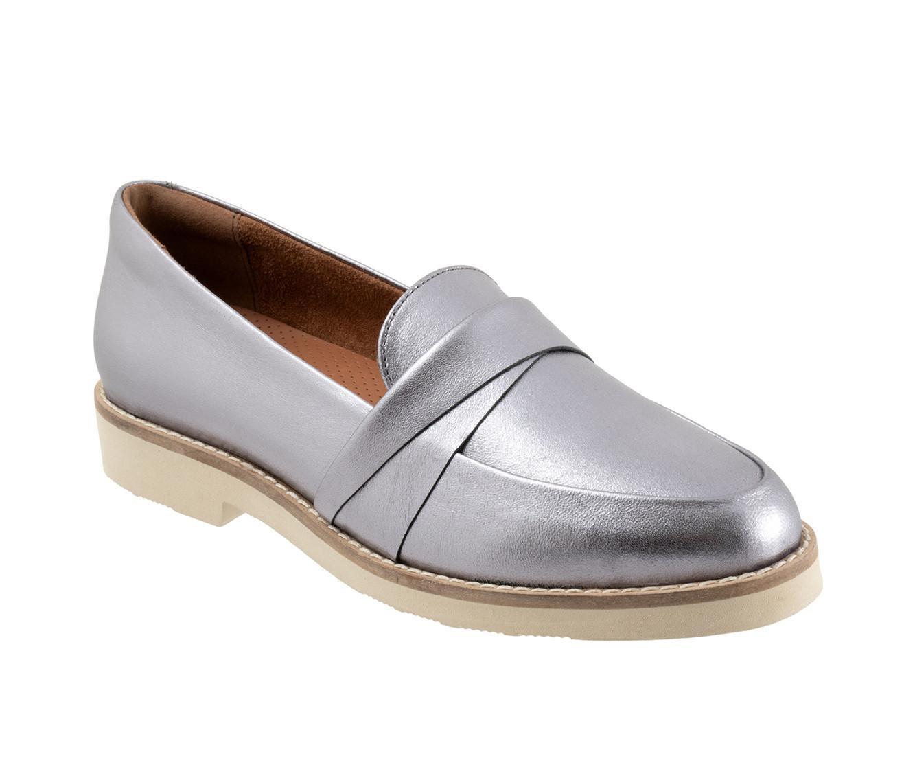 Women's Softwalk Walsh Loafers Product Image