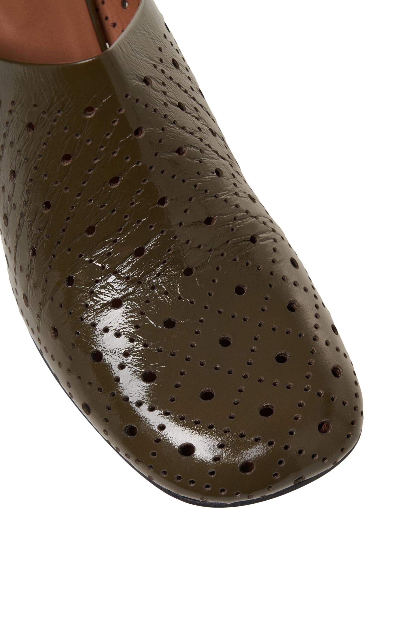 Patent leather sabot Product Image