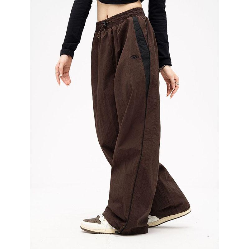 Low Waist Color-Block Loose-Fit Wide-Leg Sweatpants Product Image
