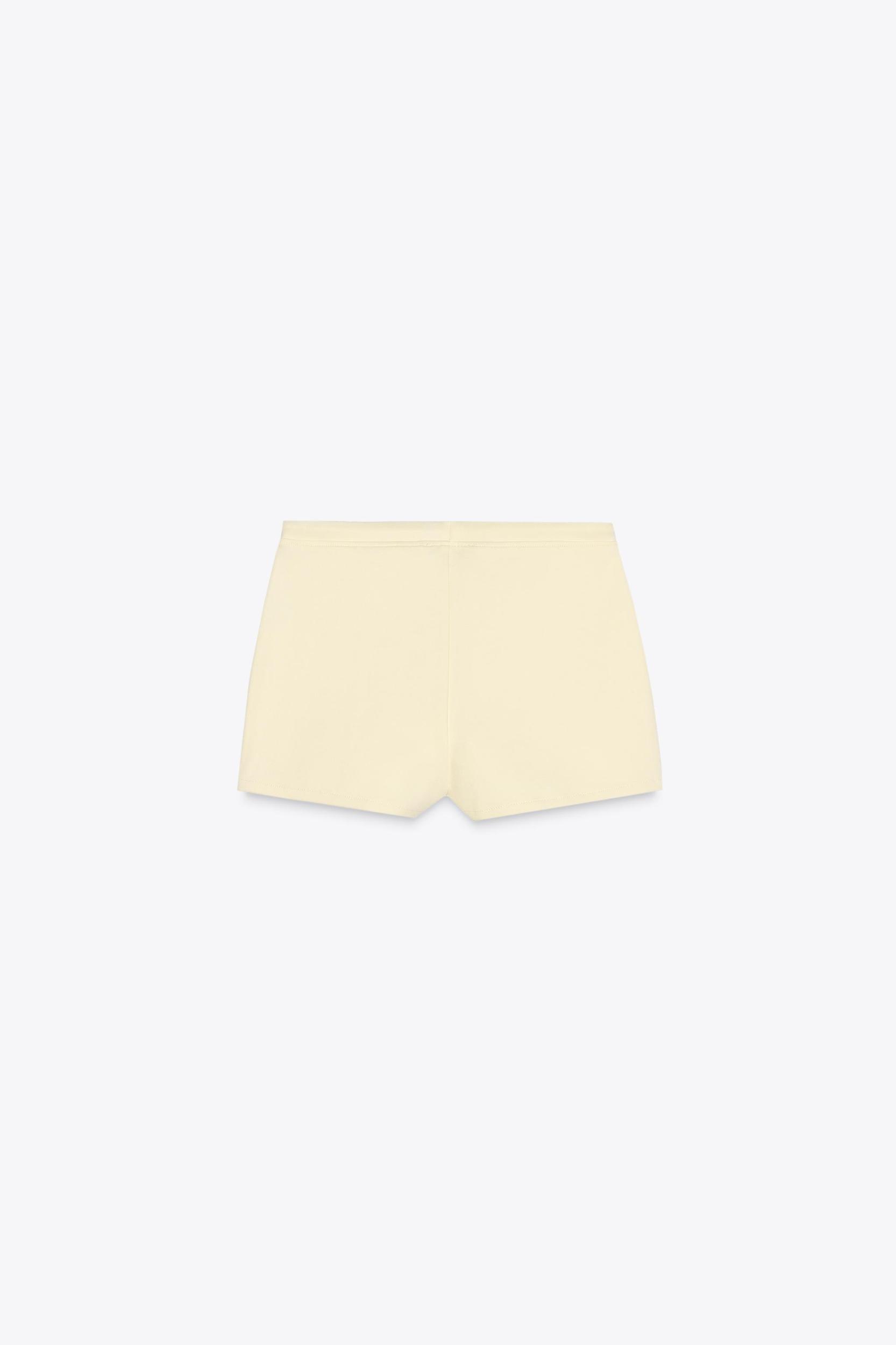 INTERLOCK SHORTS Product Image