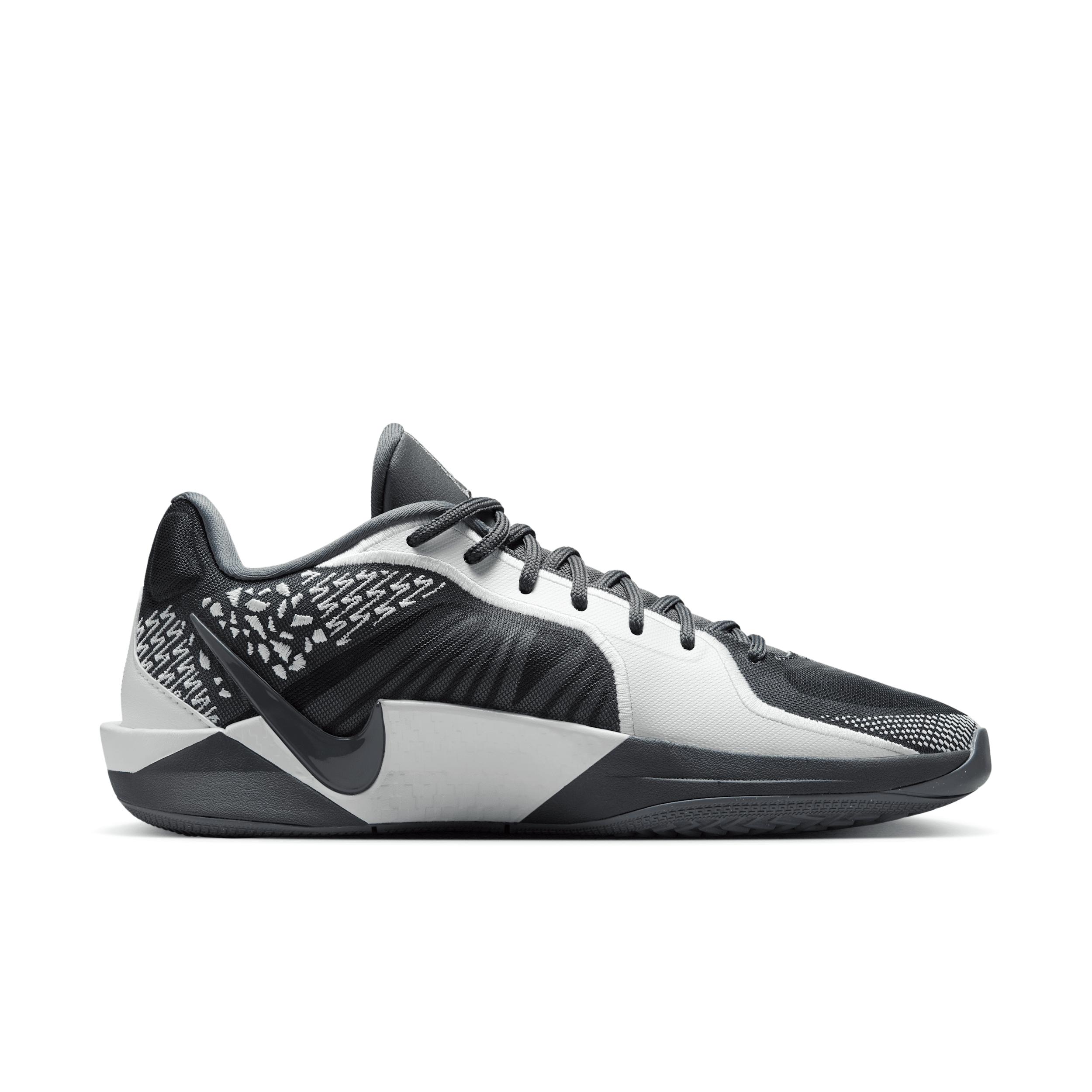 Nike Women's Sabrina 2 Basketball Shoes Product Image