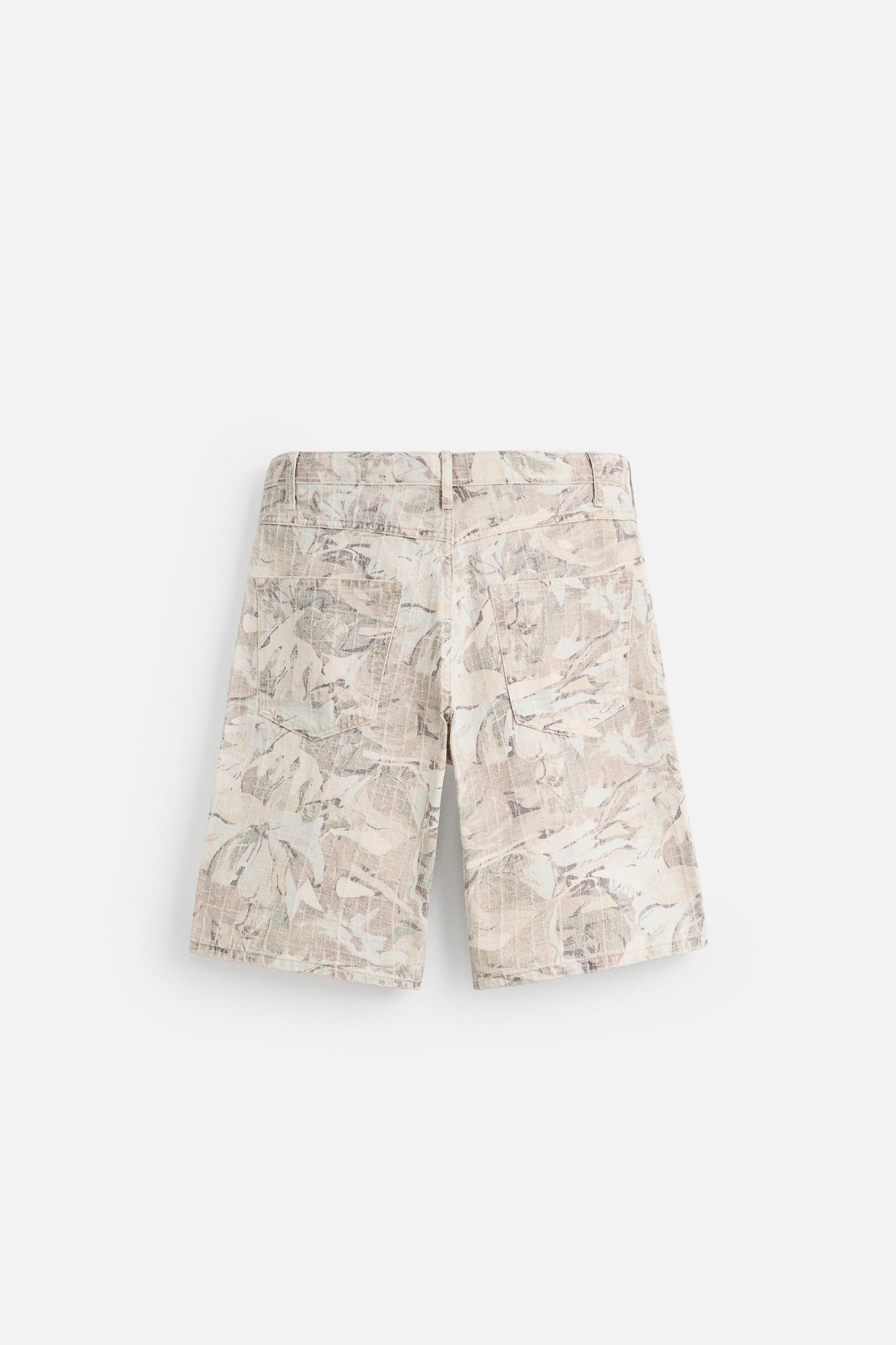 ABSTRACT PRINT DENIM SHORTS Product Image