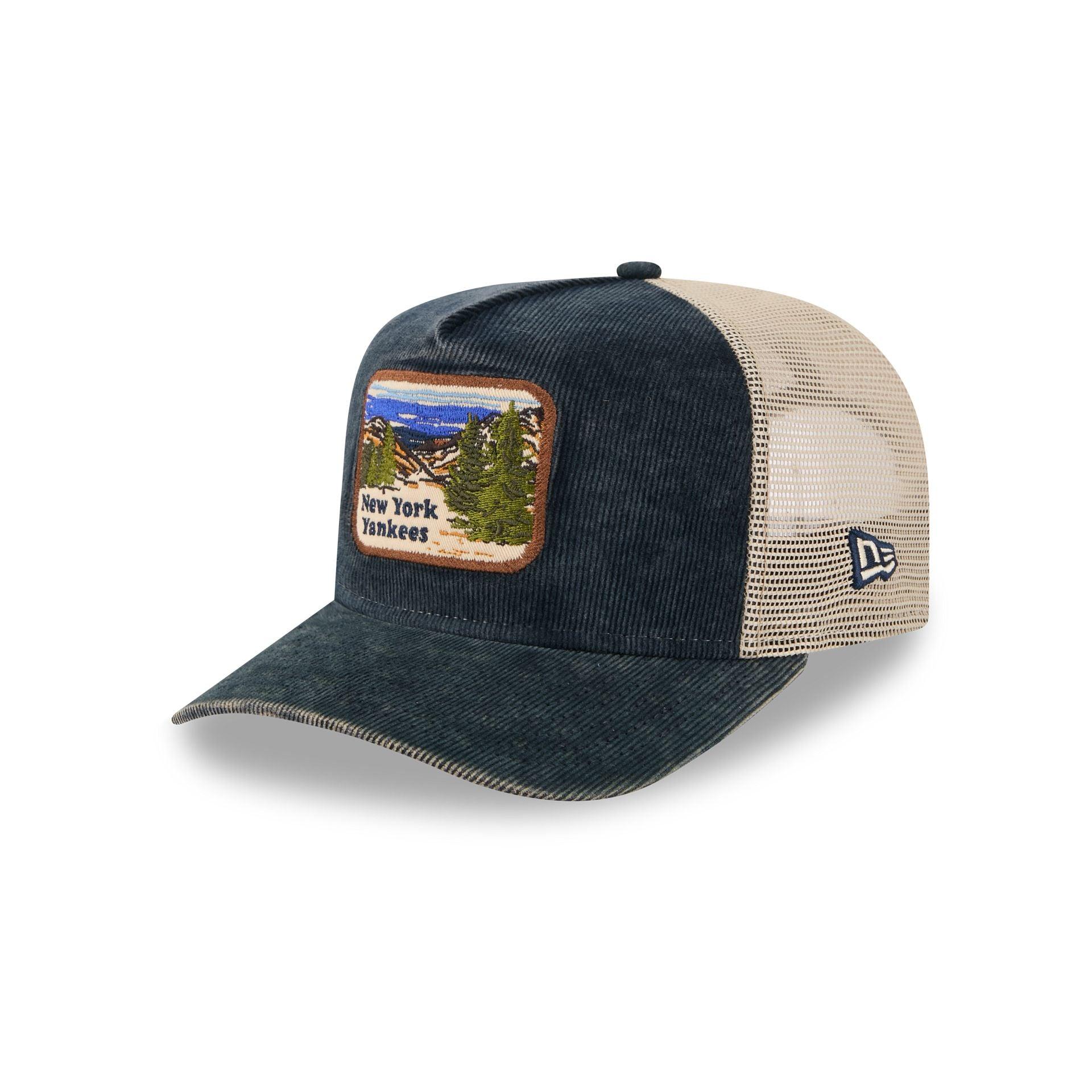 New York Yankees Vintage Landscape 9FIFTY A-Frame Trucker Hat Male Product Image