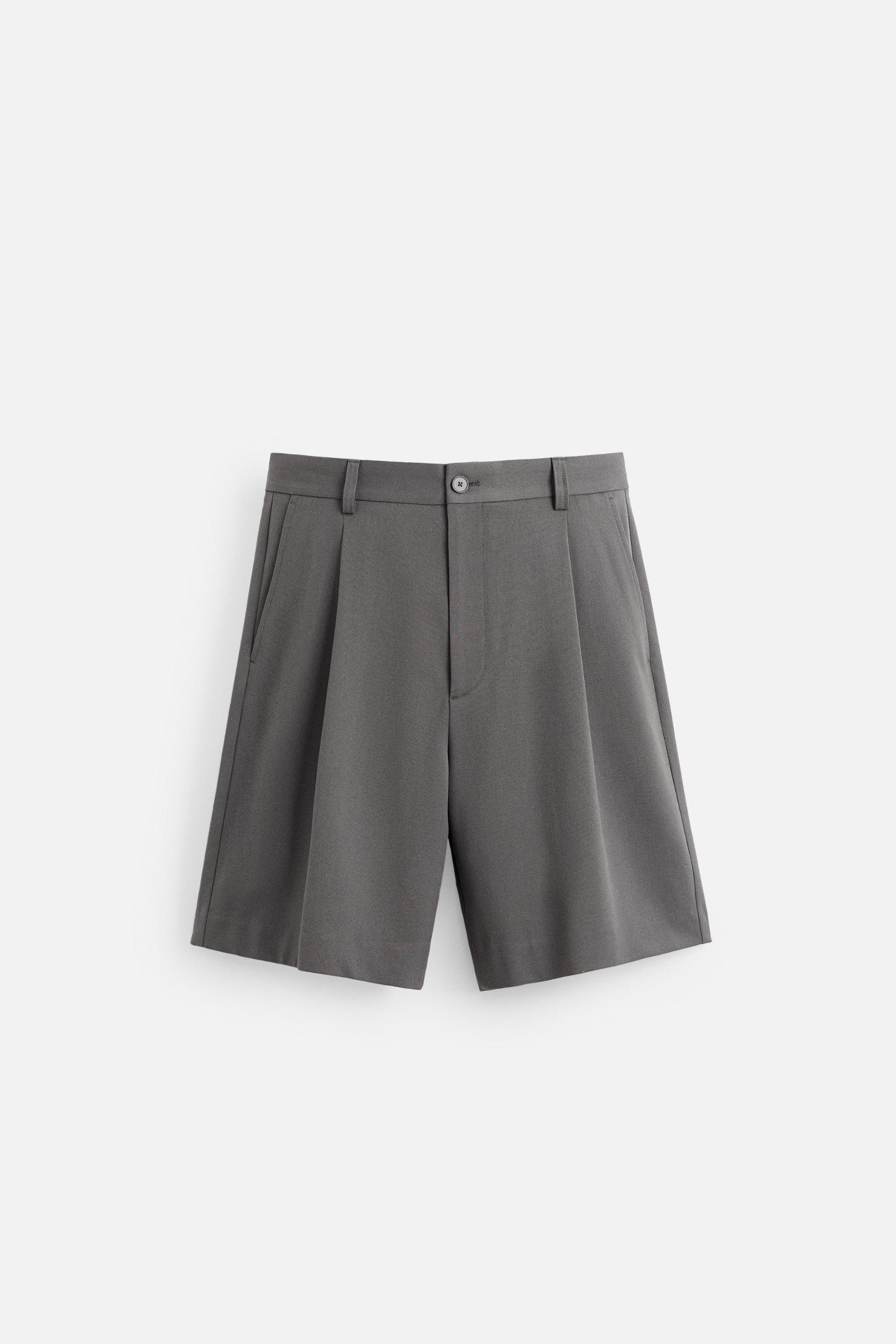 PLEATED RELAXED FIT SHORTS Product Image