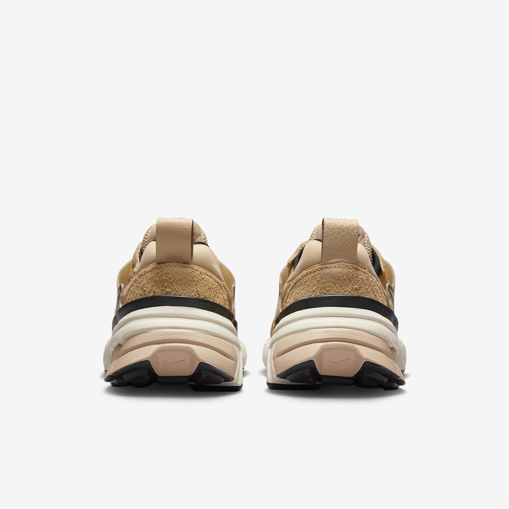 Nike Women's V2K Run Shoes Product Image