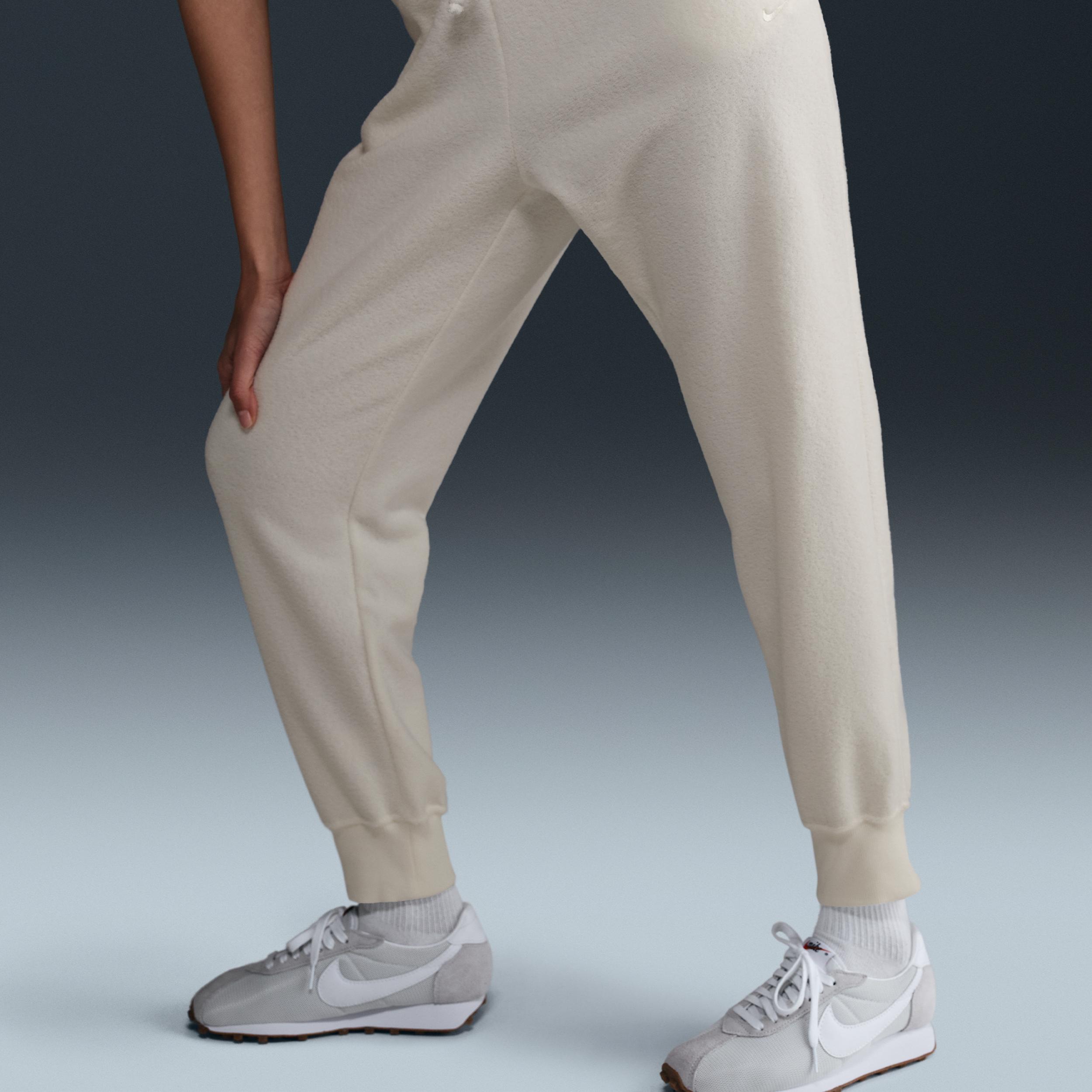 Women's Nike Sportswear Phoenix Plush Mid-Rise Cozy Fleece Pants Product Image
