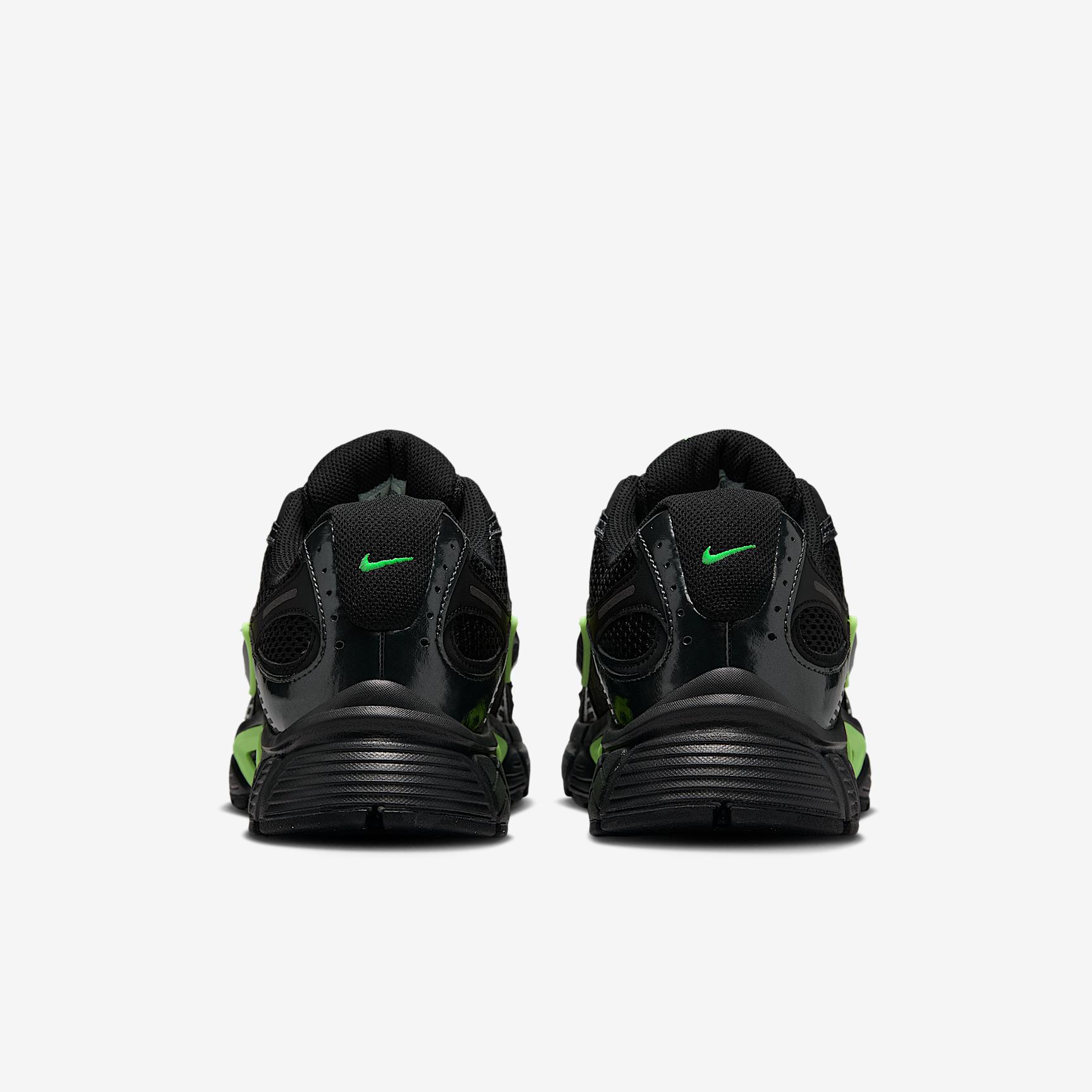 Nike Men's V5 RNR Shoes Product Image