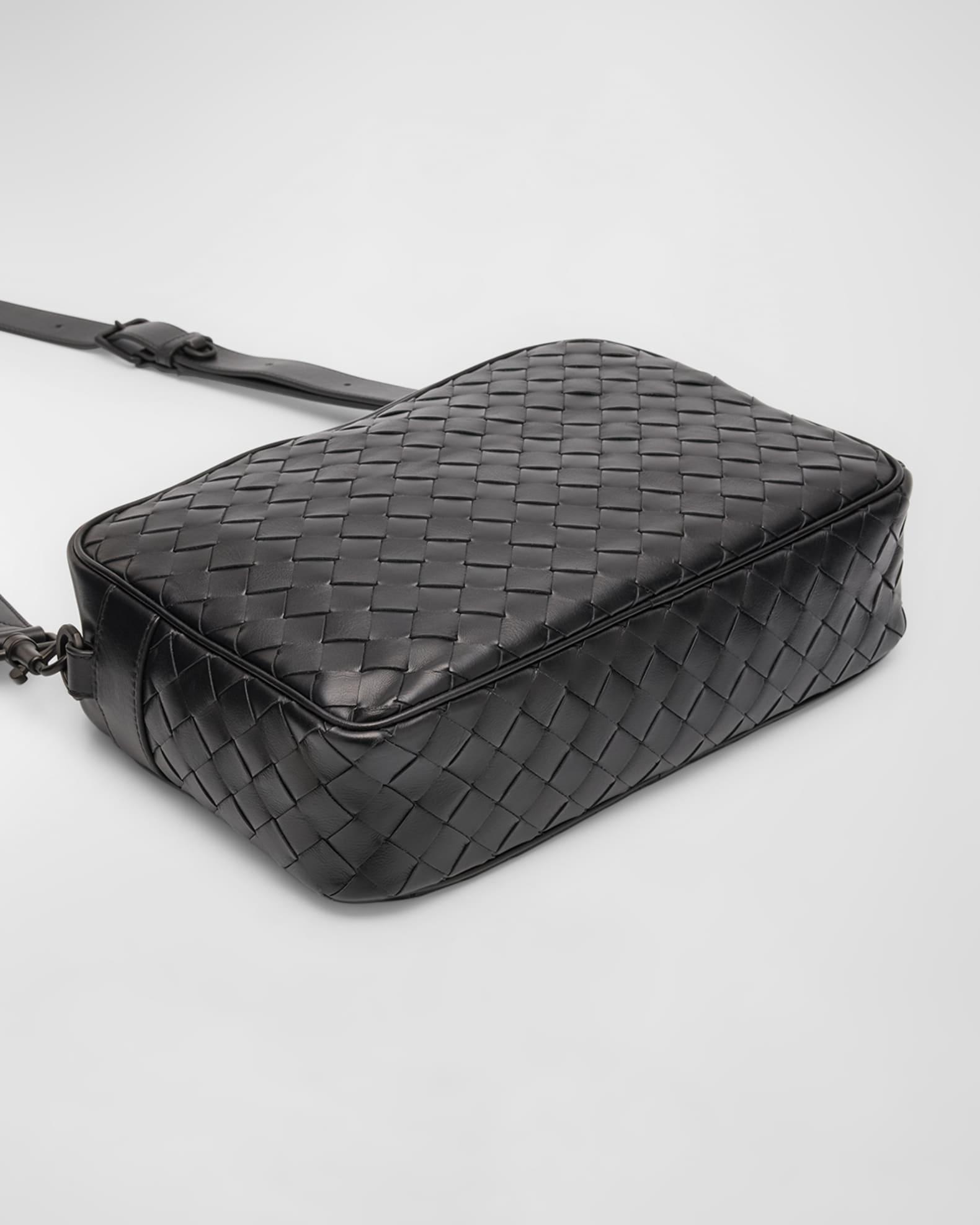Men's Intrecciato Medium Crossbody Bag Product Image