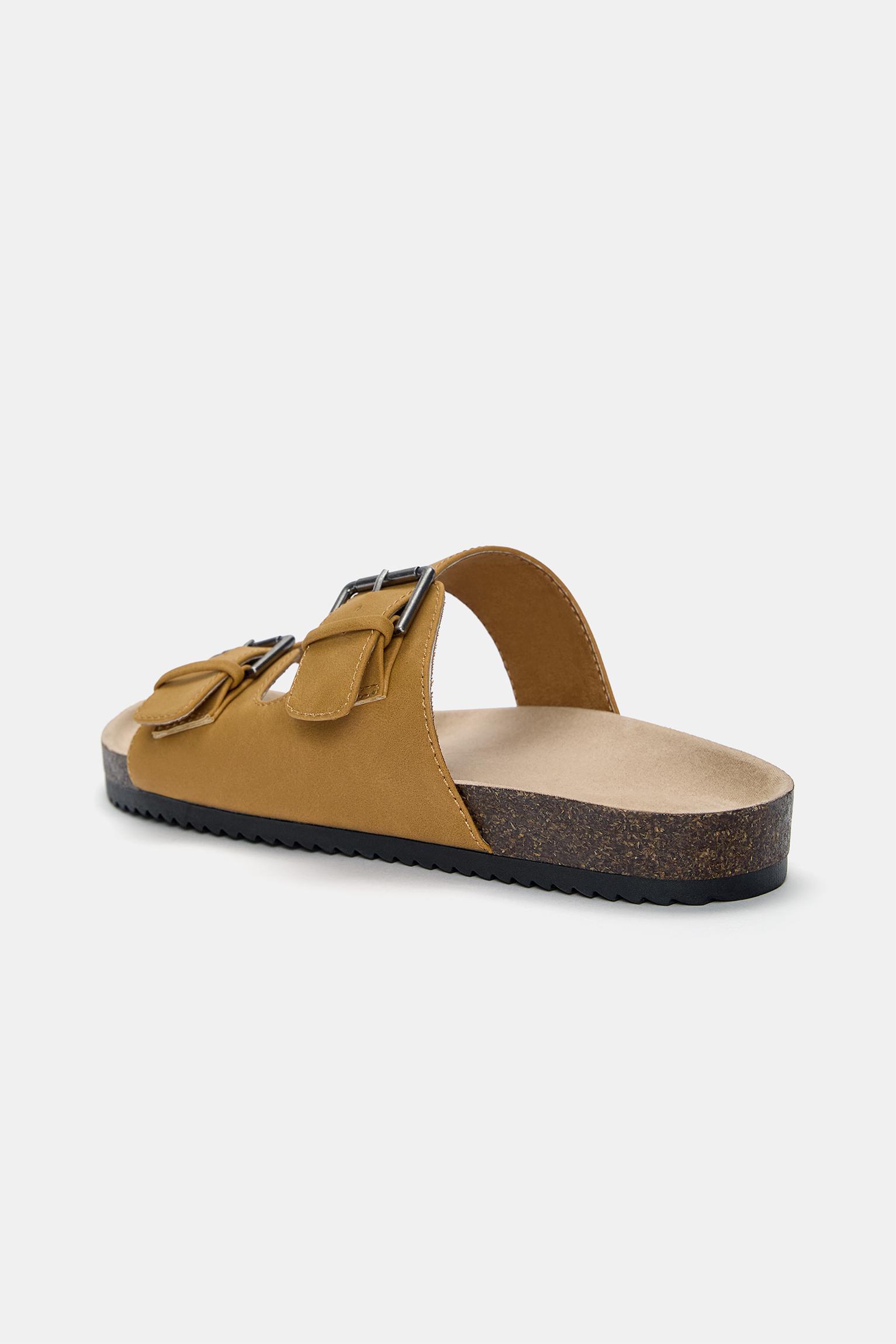 Buckled sandals Product Image