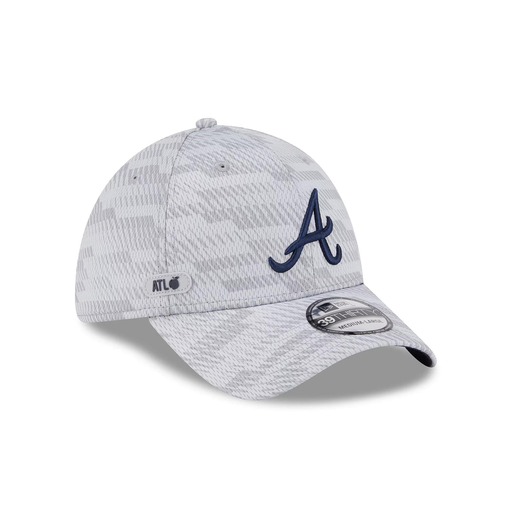 Men's New Era Gray Atlanta Braves 2025 MLB Clubhouse 39THIRTY Flex Hat, Size: Medium/Large, Grey Product Image