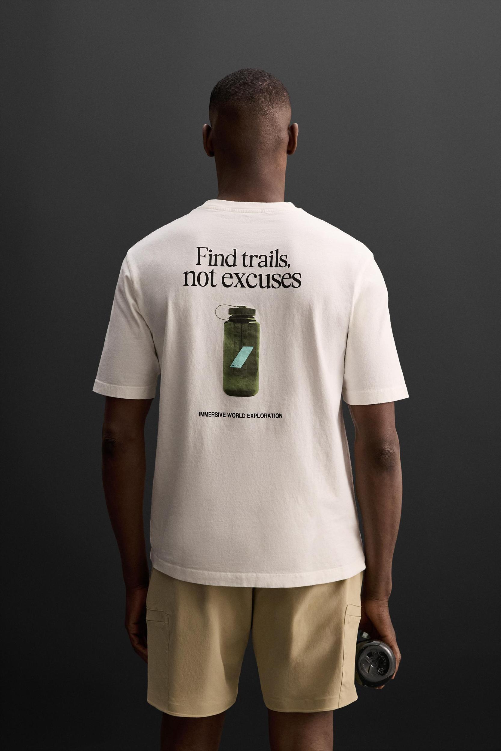 GRAPHIC PRINT T-SHIRT Product Image