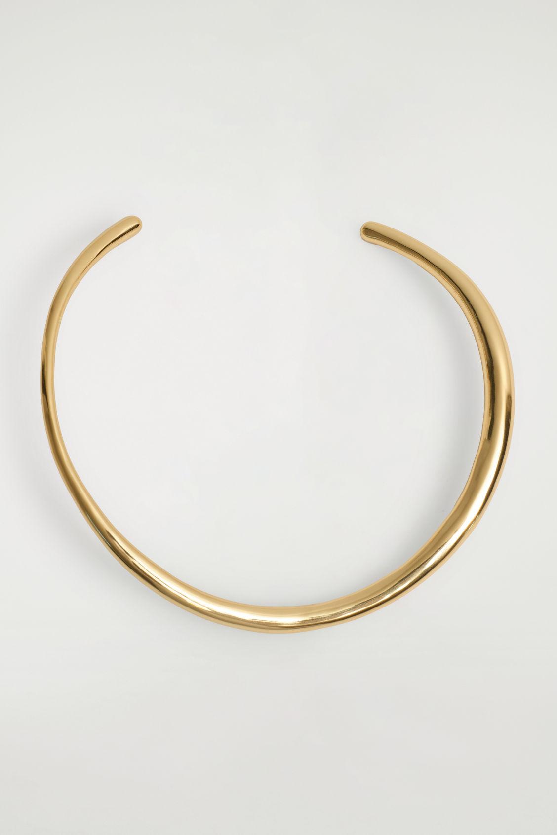 CURVED CUFF NECKLACE Product Image