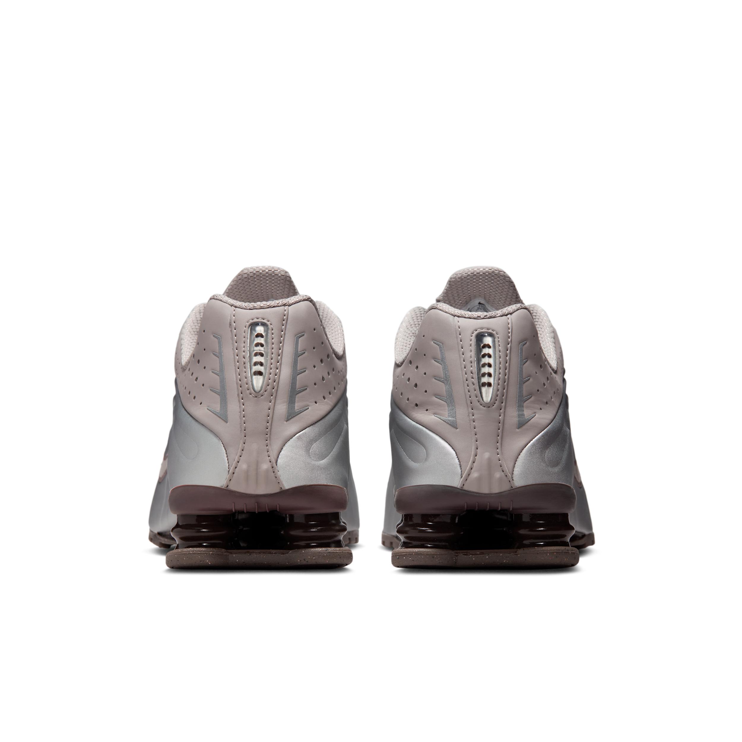 Nike Mens Shox R4 Shoes | HQ1988-400 Product Image