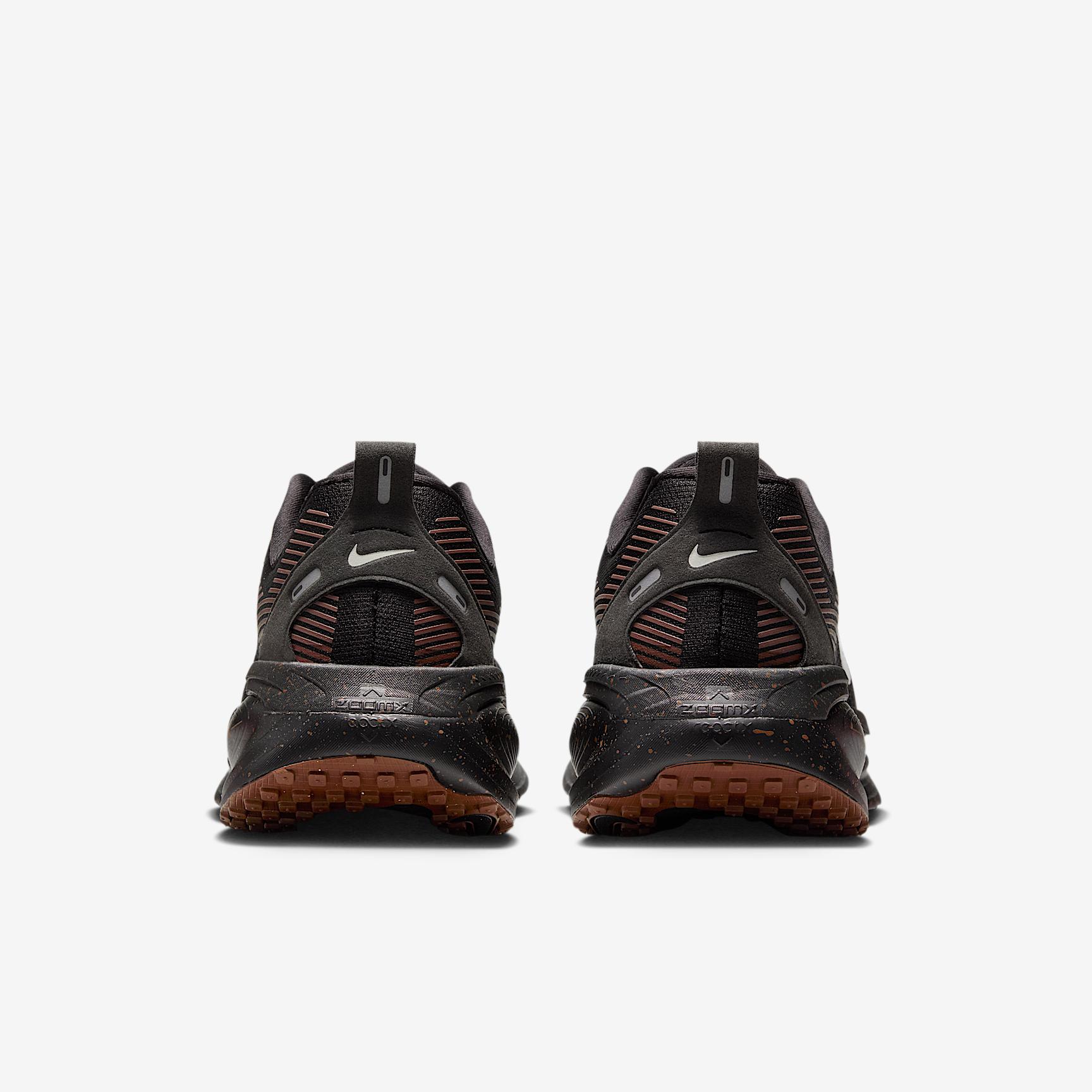 Nike Mens Vomero 18 Road Running Shoes | HM6803-700 Product Image