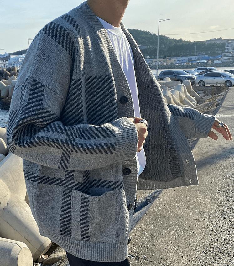 RT No. 3218 GRAY PLAID CARDIGAN Product Image