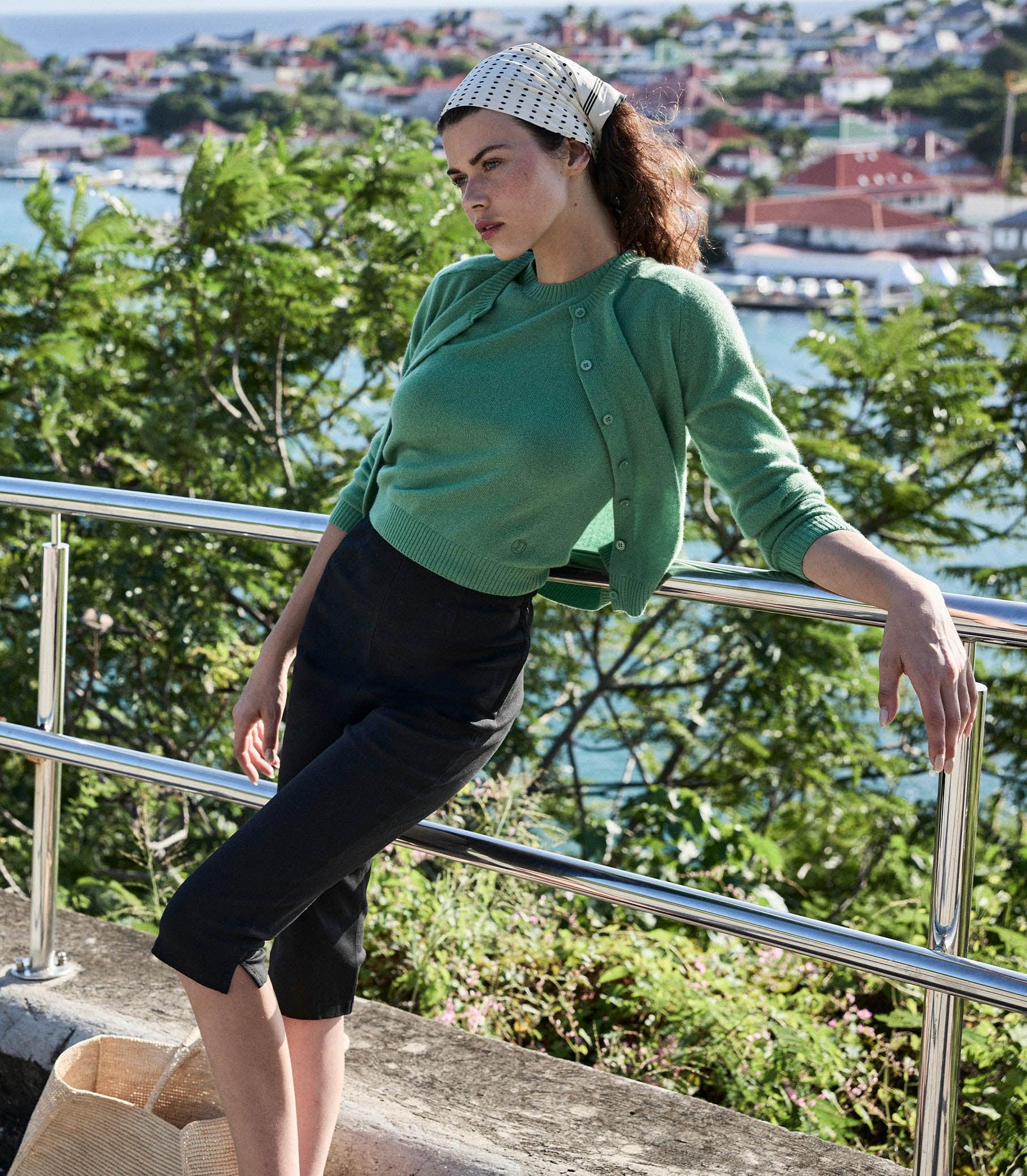 LULA CAPRI PANT -- BLACK Product Image