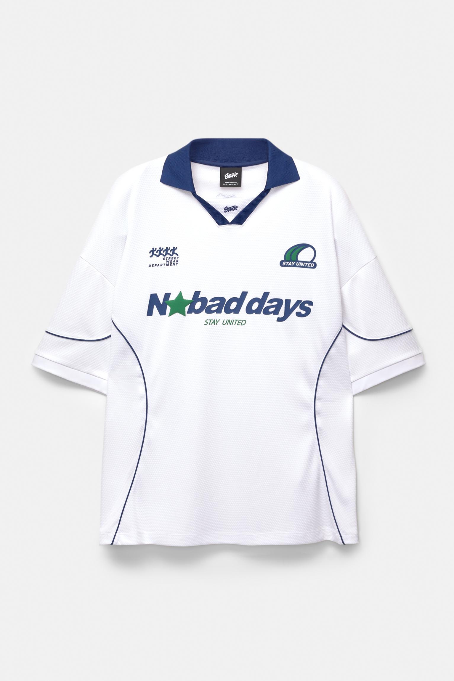 White polo collar T-shirt Product Image