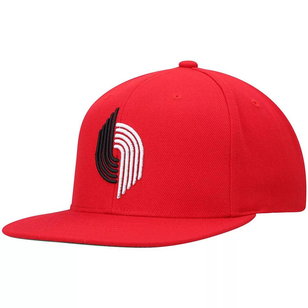 Men's Mitchell & Ness Red Portland Trail Blazers Hardwood Classics Team Ground 2.0 Snapback Hat Product Image