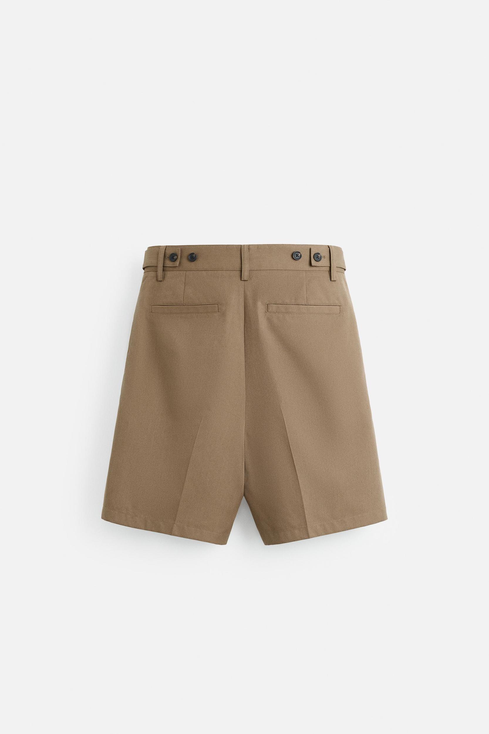 REGULAR FIT SHORTS Product Image