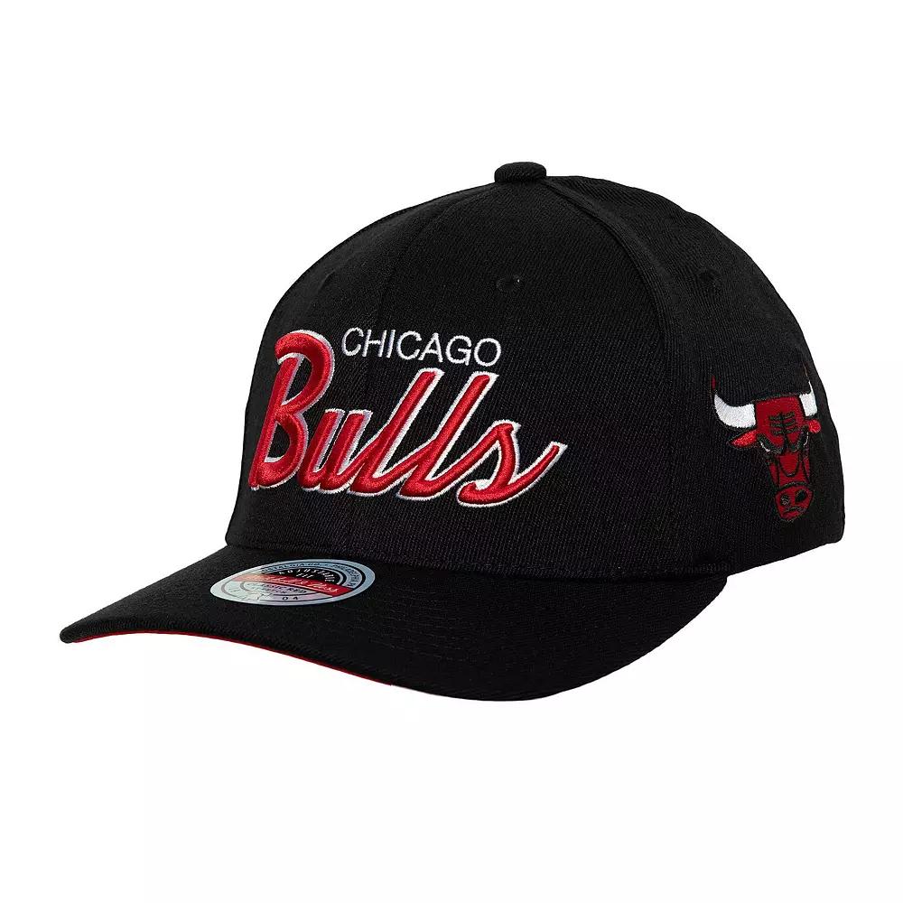 Men's Mitchell & Ness Black Chicago Bulls MVP Team Script 2.0 Stretch-Snapback Hat Product Image
