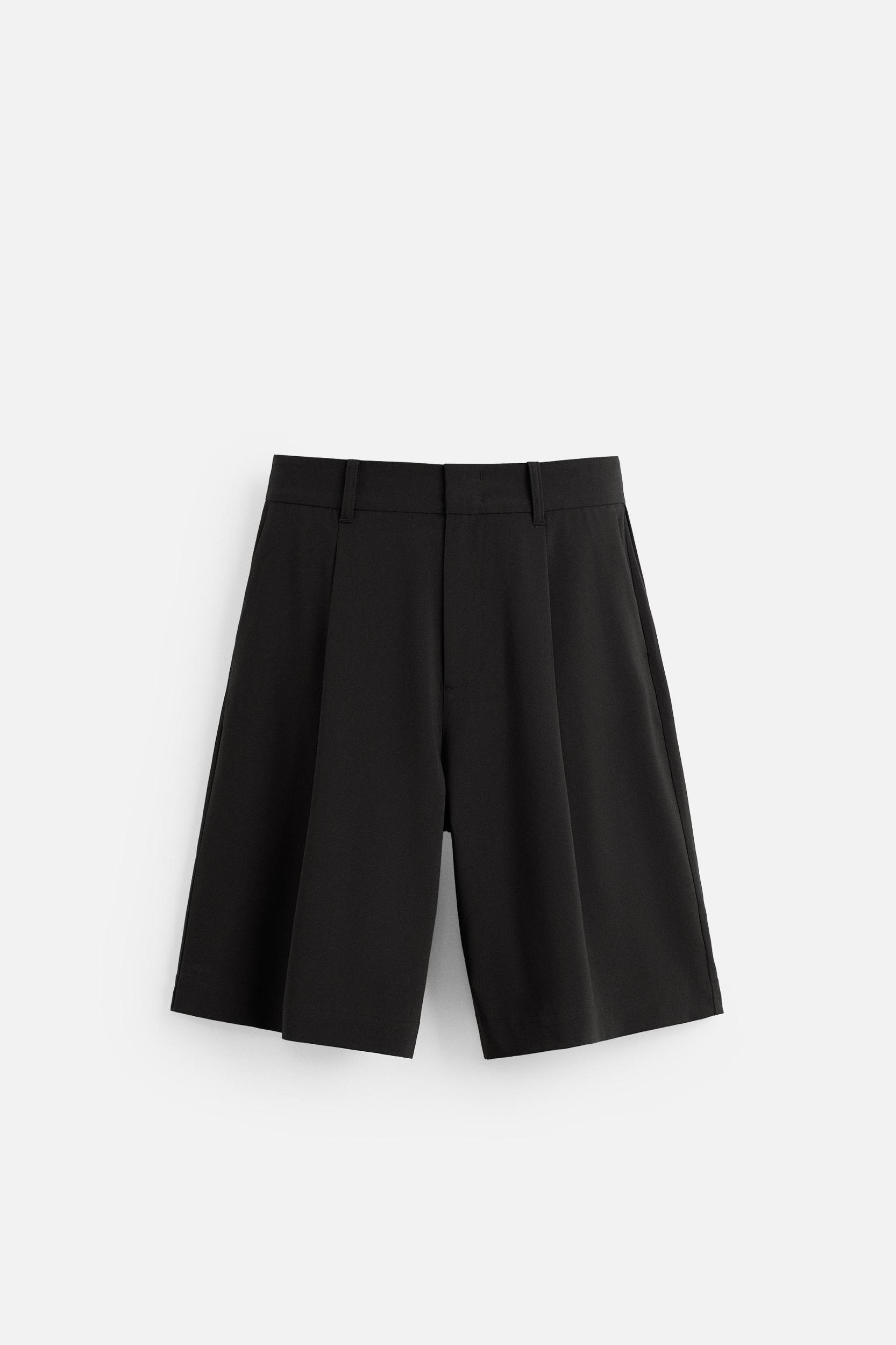 RELAXED FIT PLEATED SHORTS Product Image