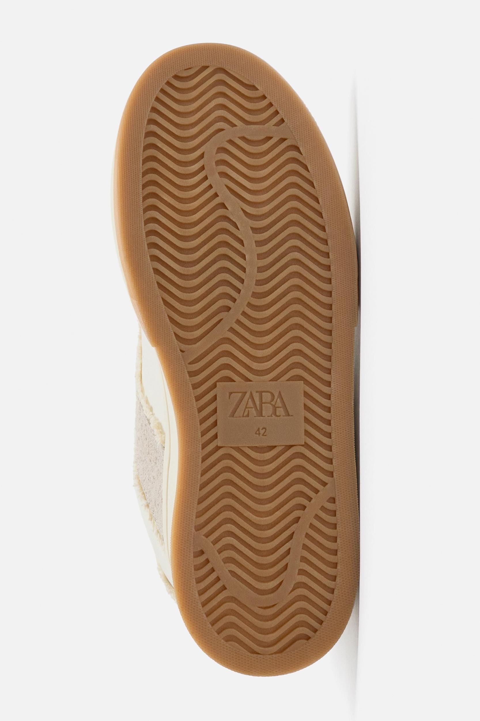 SKATE SNEAKERS Product Image