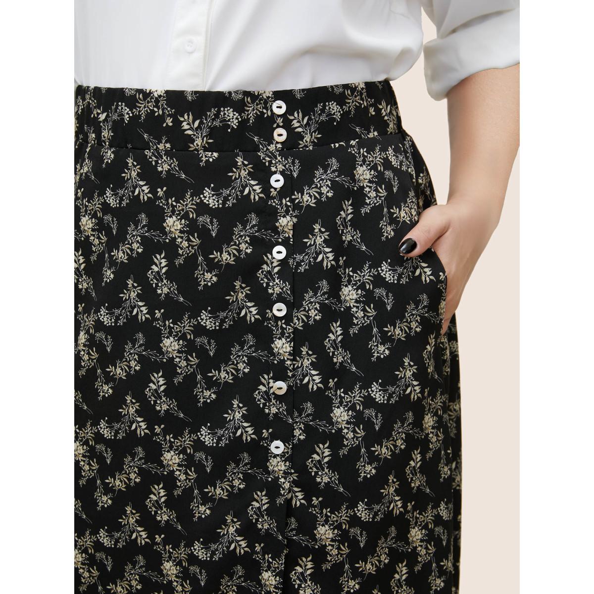 Plus Size Ditsy Floral Split Side Pocket Button Detail Skirt Women BlackFlower Elegant Slit No stretch Slanted pocket Everyday Skirts BloomChic 30/6X Product Image