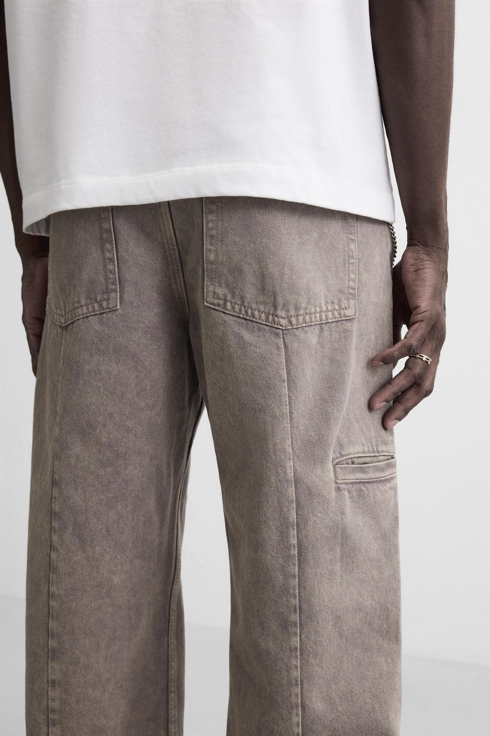 WASHED RELAXED FIT JEANS Product Image