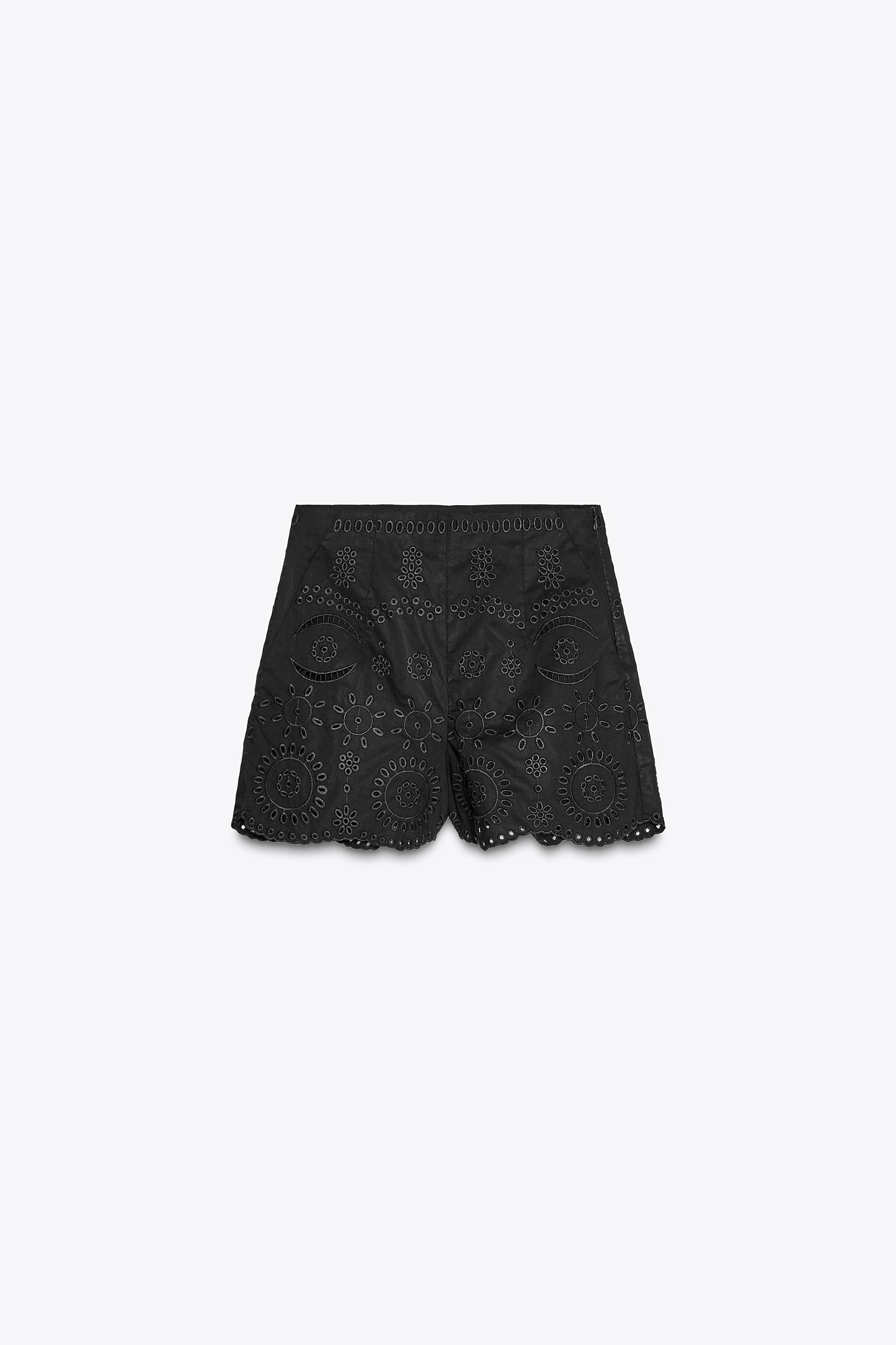 ZW COLLECTION PERFORATED EMBROIDERY BERMUDA SHORTS Product Image