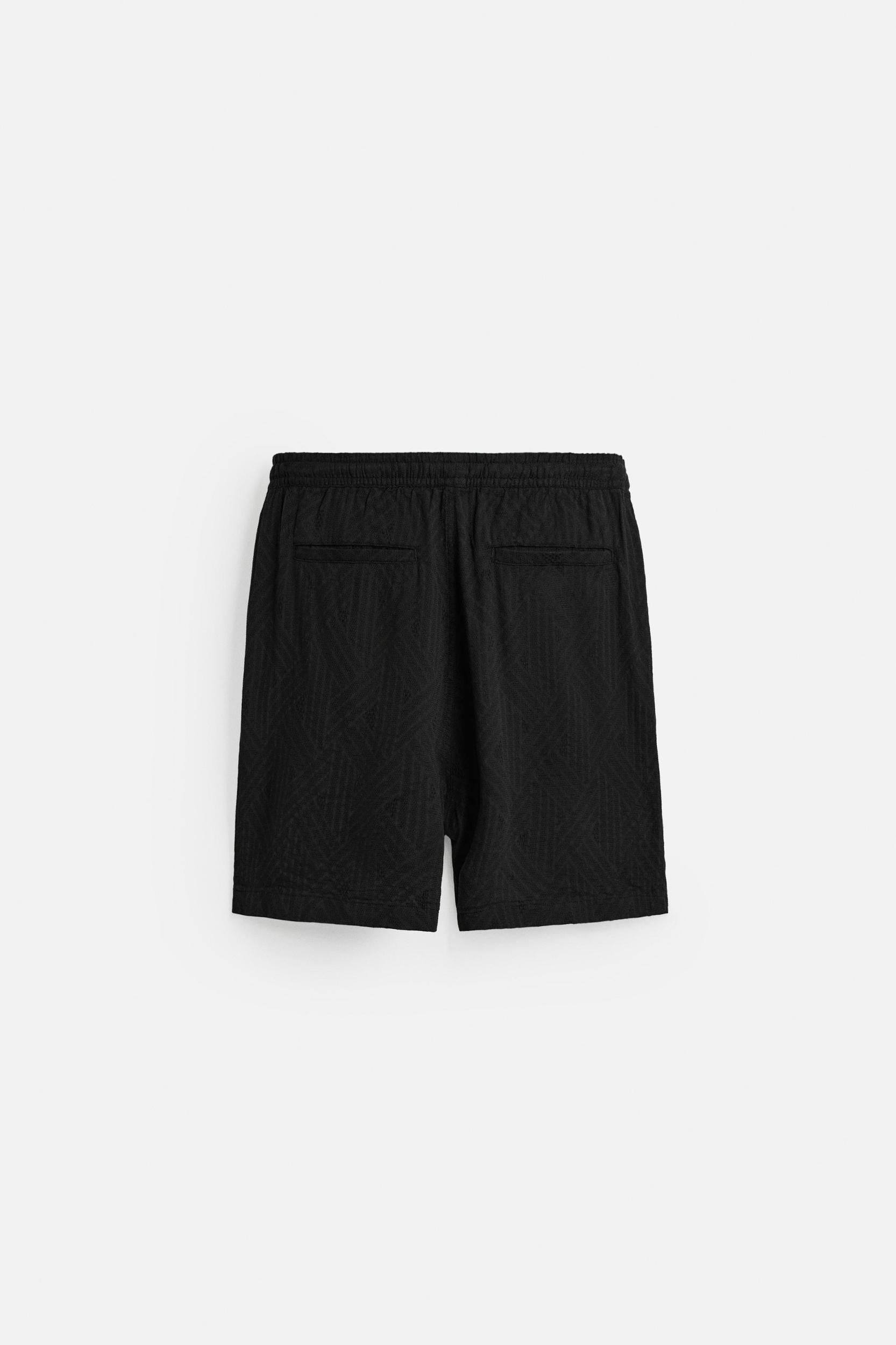 GEOMETRIC JACQUARD SHORTS Product Image