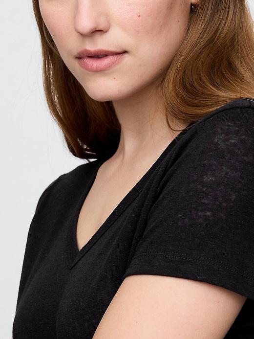 Linen-Blend V-Neck Crop T-Shirt Product Image