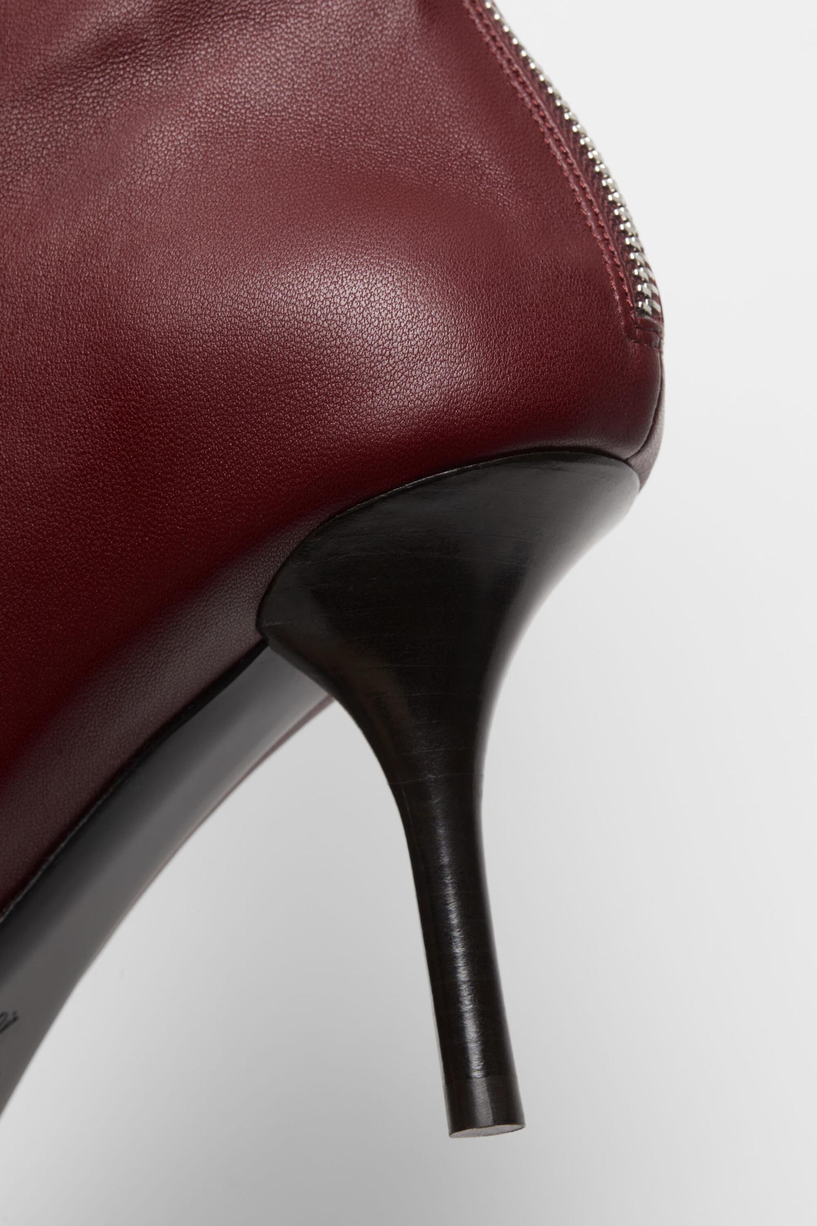 Leather ankle boot Product Image