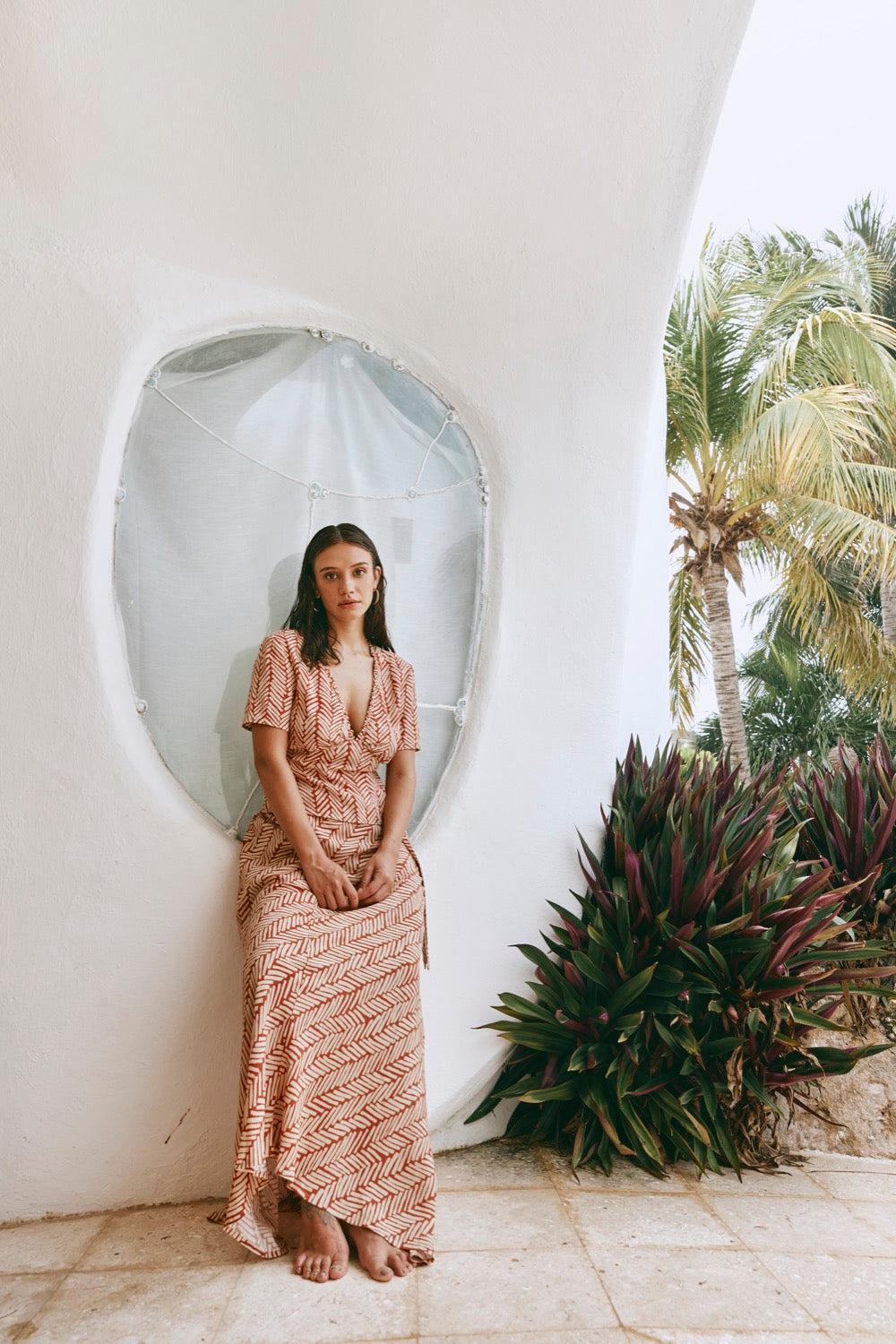 Londyn Top Tile Product Image