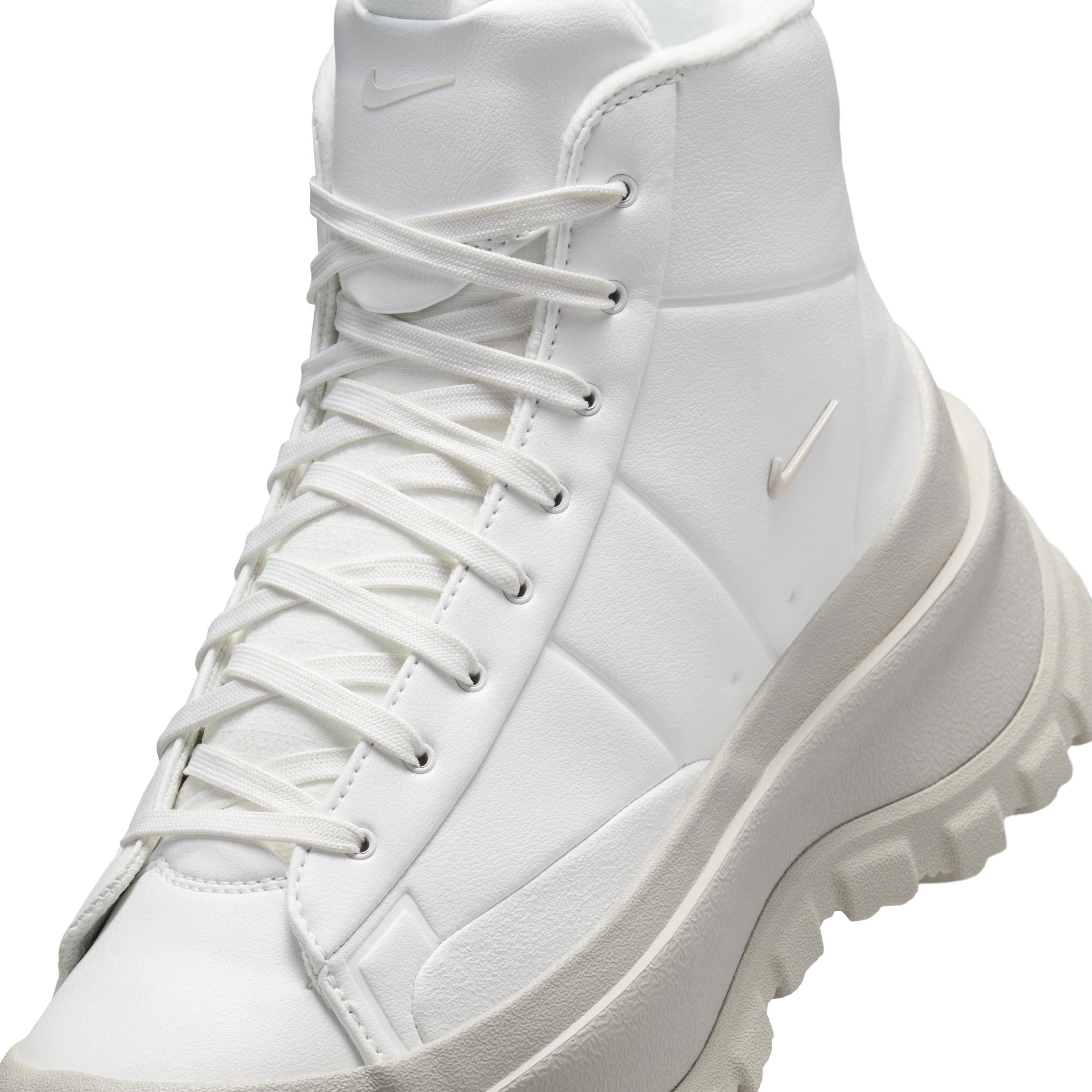 Nike Womens Blazer Roam Mid Winterized Shoes | FQ9065-100 Product Image