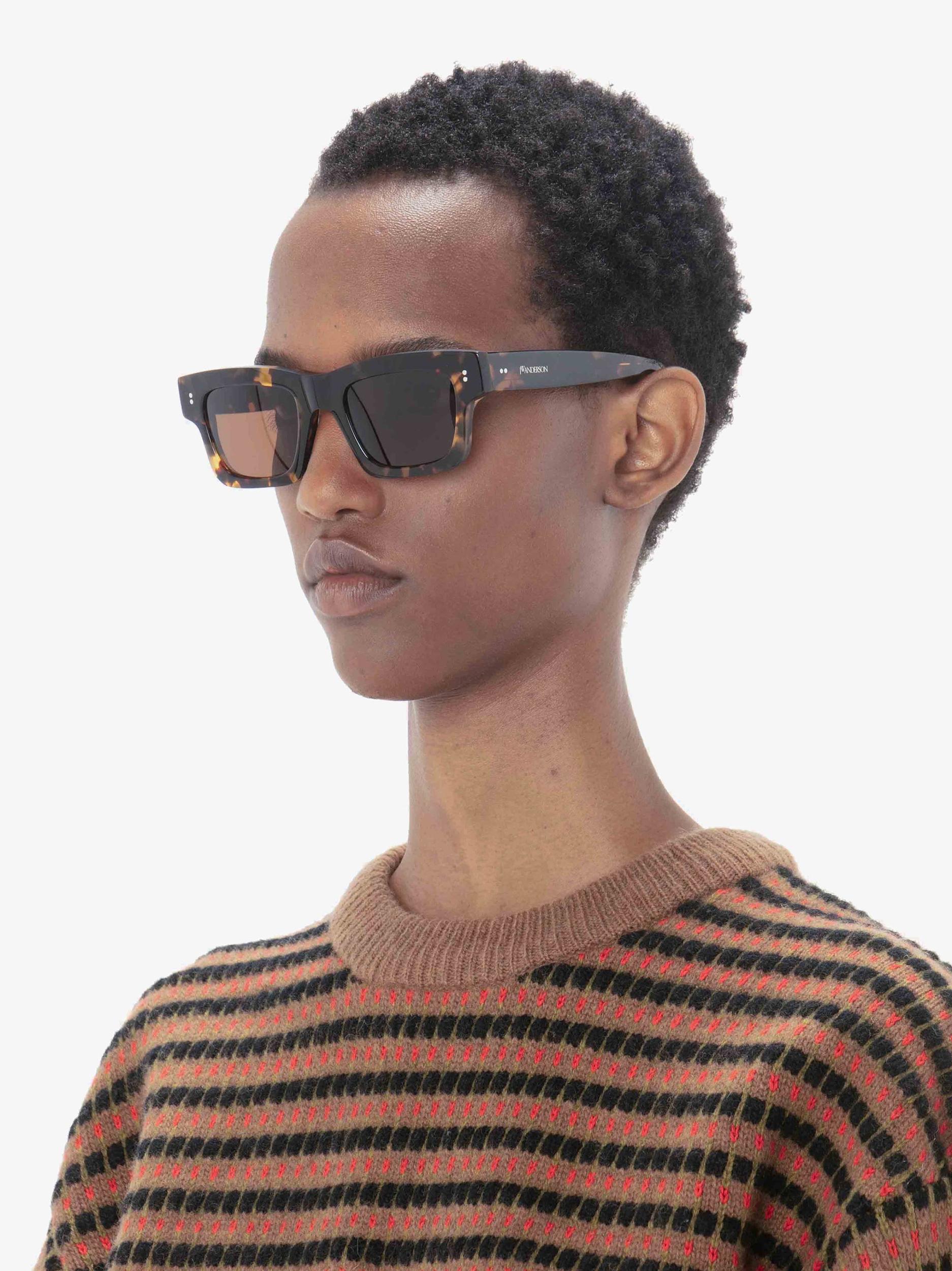 JWA002 - Rectangular Sunglasses Product Image