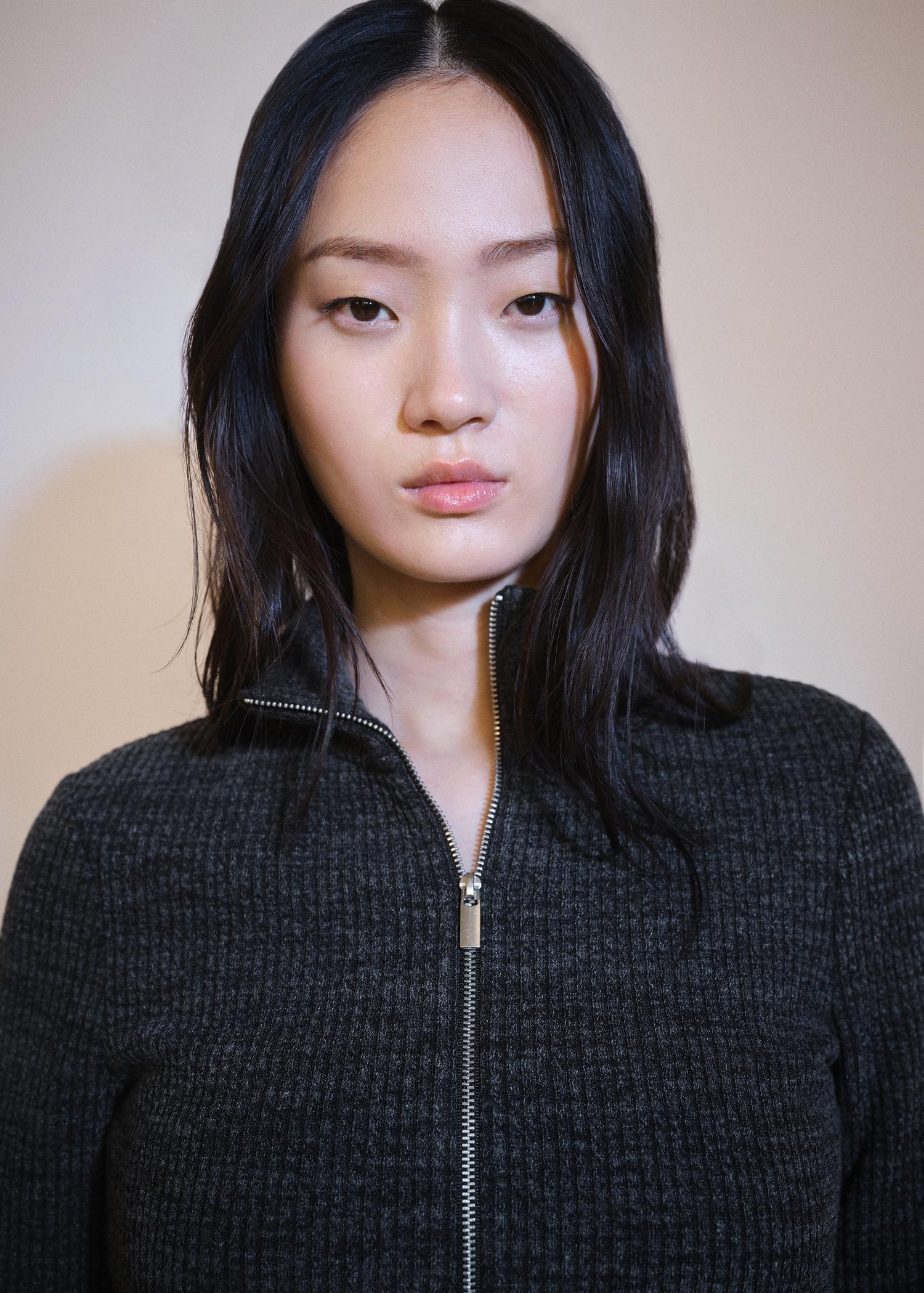 Knitted jacket with zip - Women | MANGO USA Product Image