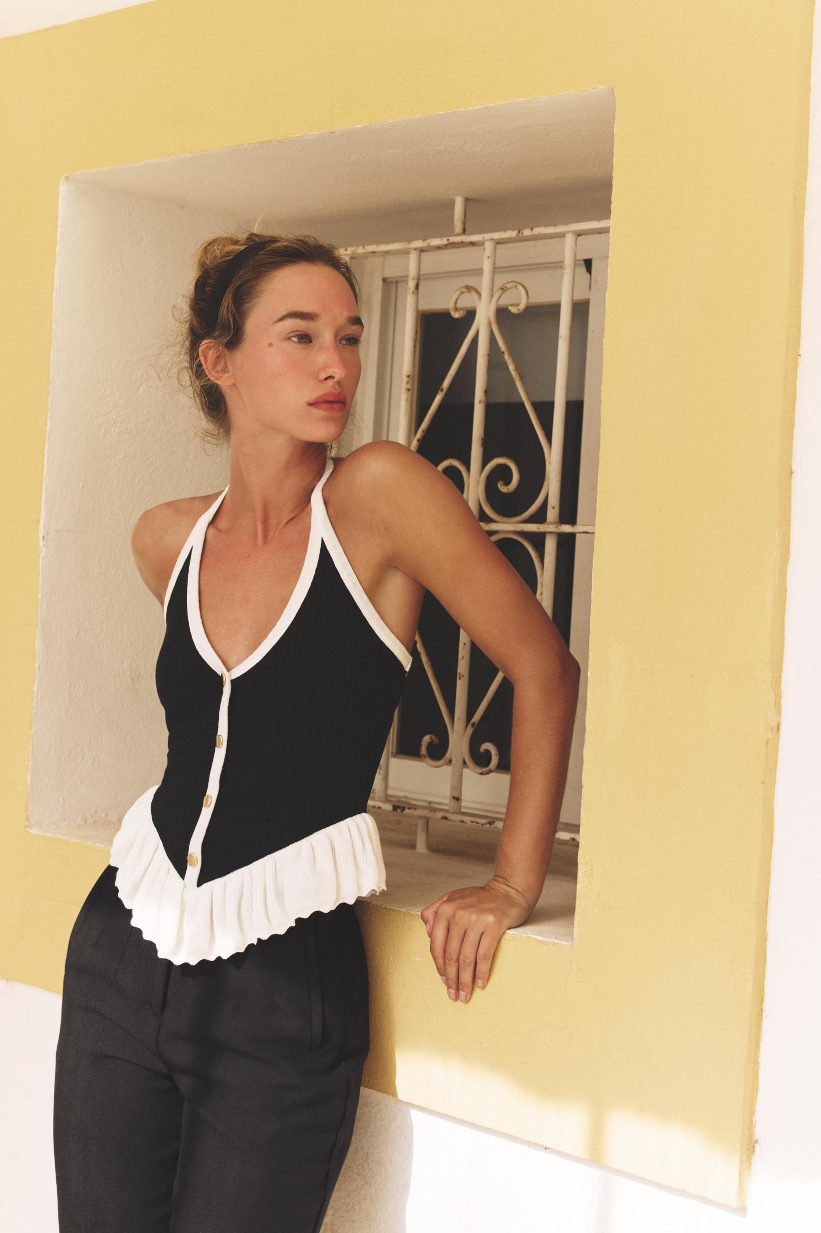 RIBBED BUTTON TOP Product Image