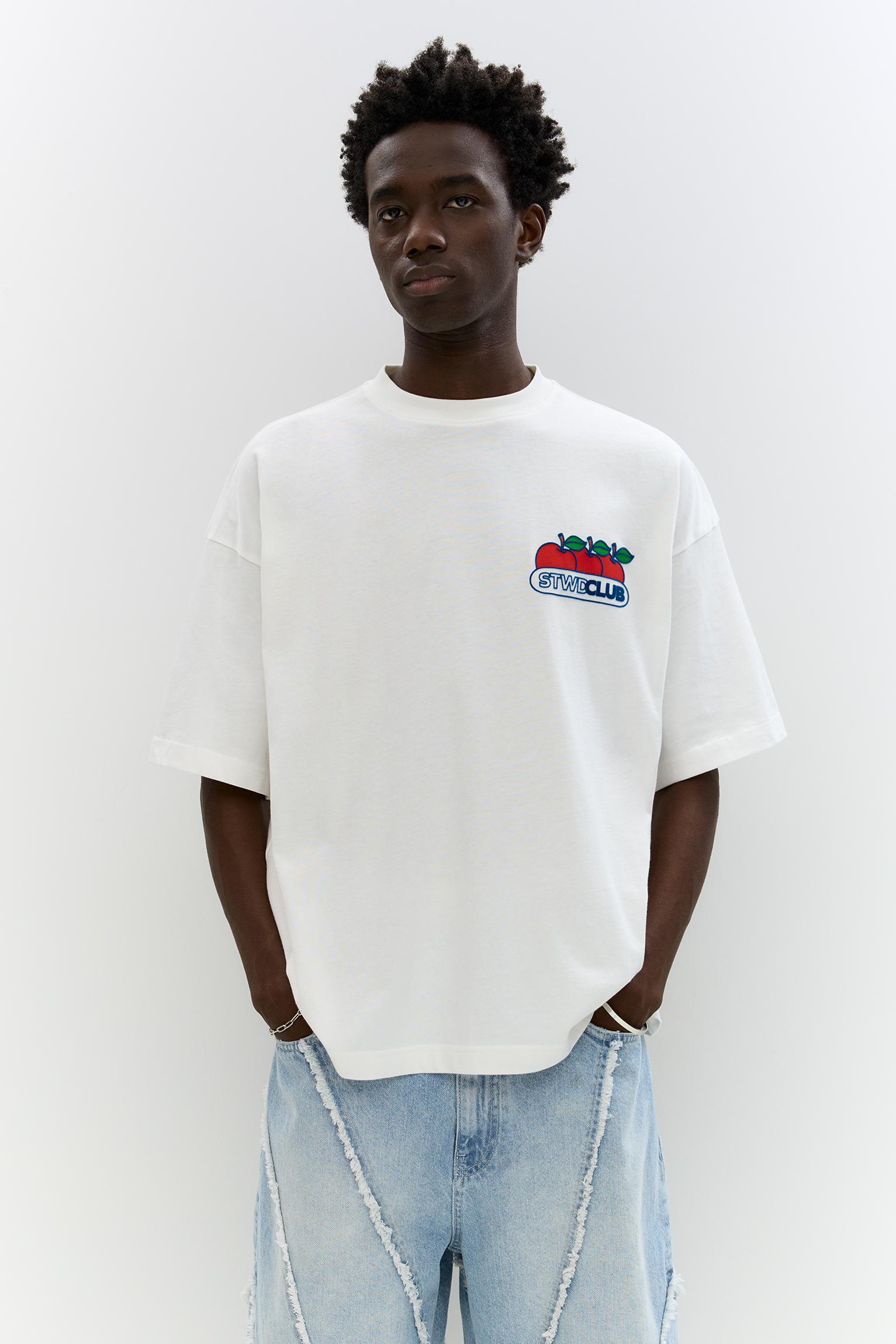 STWD T-shirt with an apple graphic Product Image