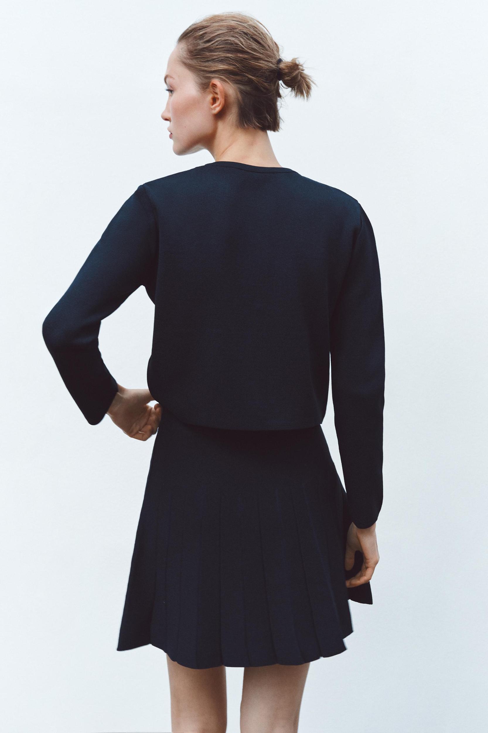 GOLDEN BUTTON KNIT CARDIGAN Product Image