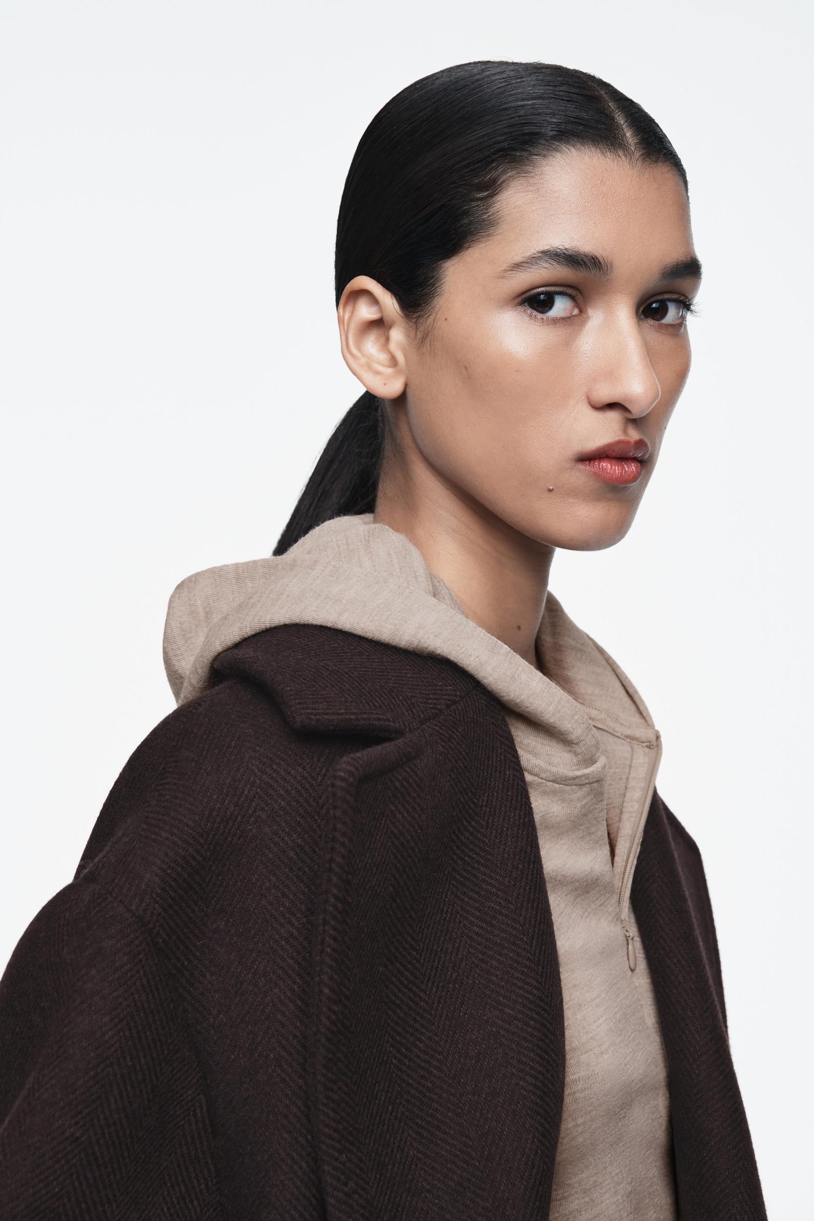 SLIM HALF-ZIP WOOL HOODIE Product Image